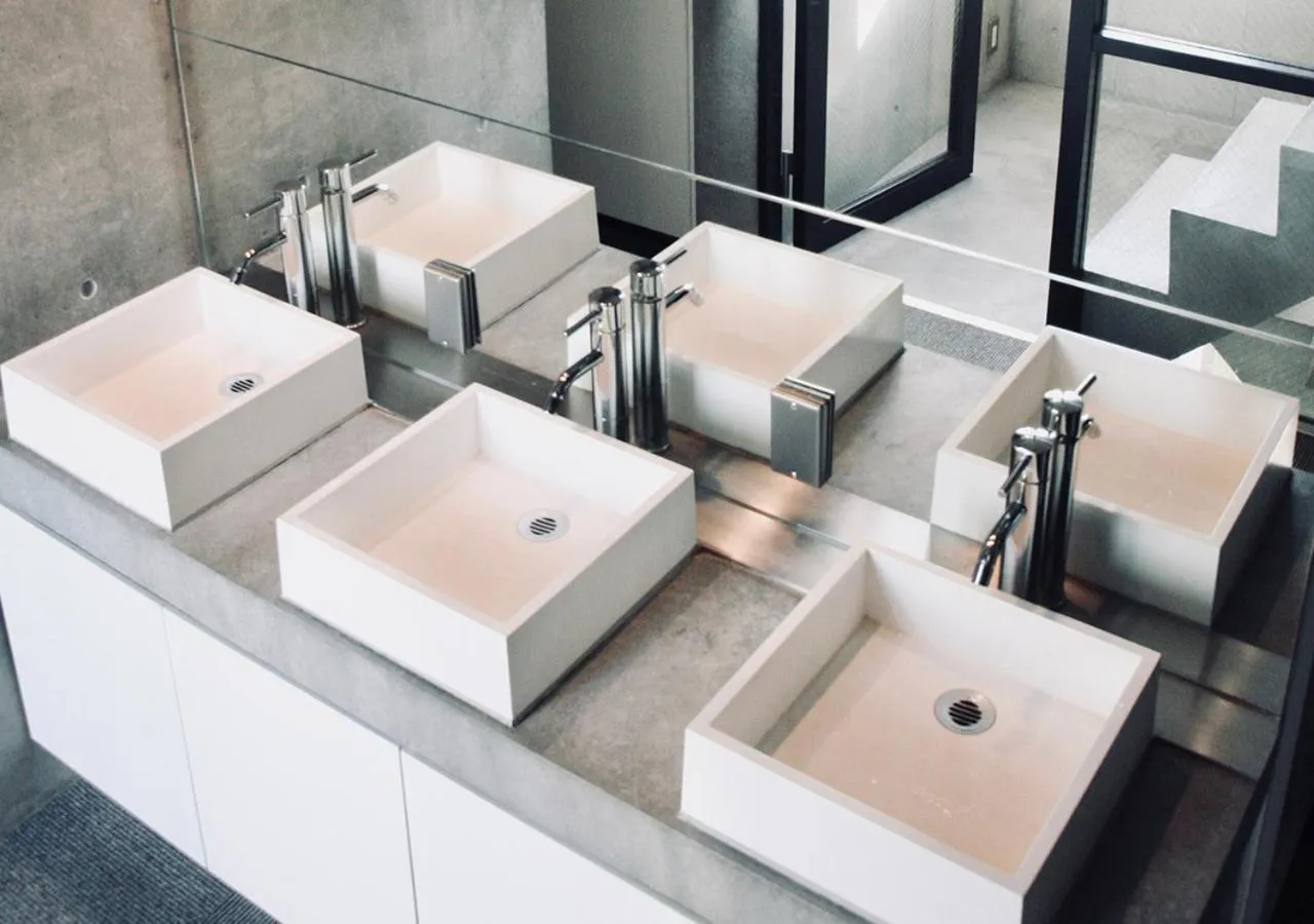 Area and facilities in Kangaroo Hotel