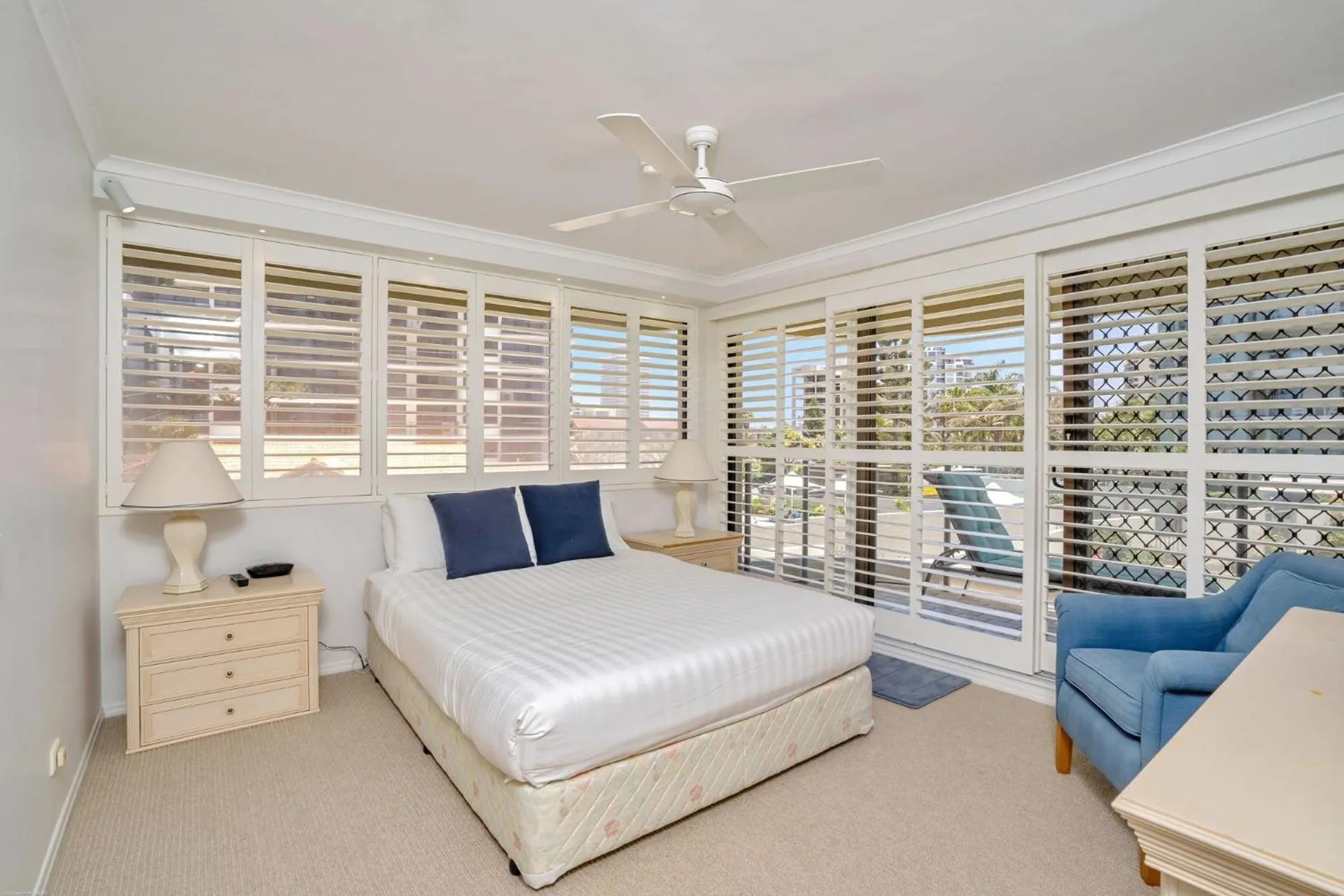 Bed in Dorchester On The Beach