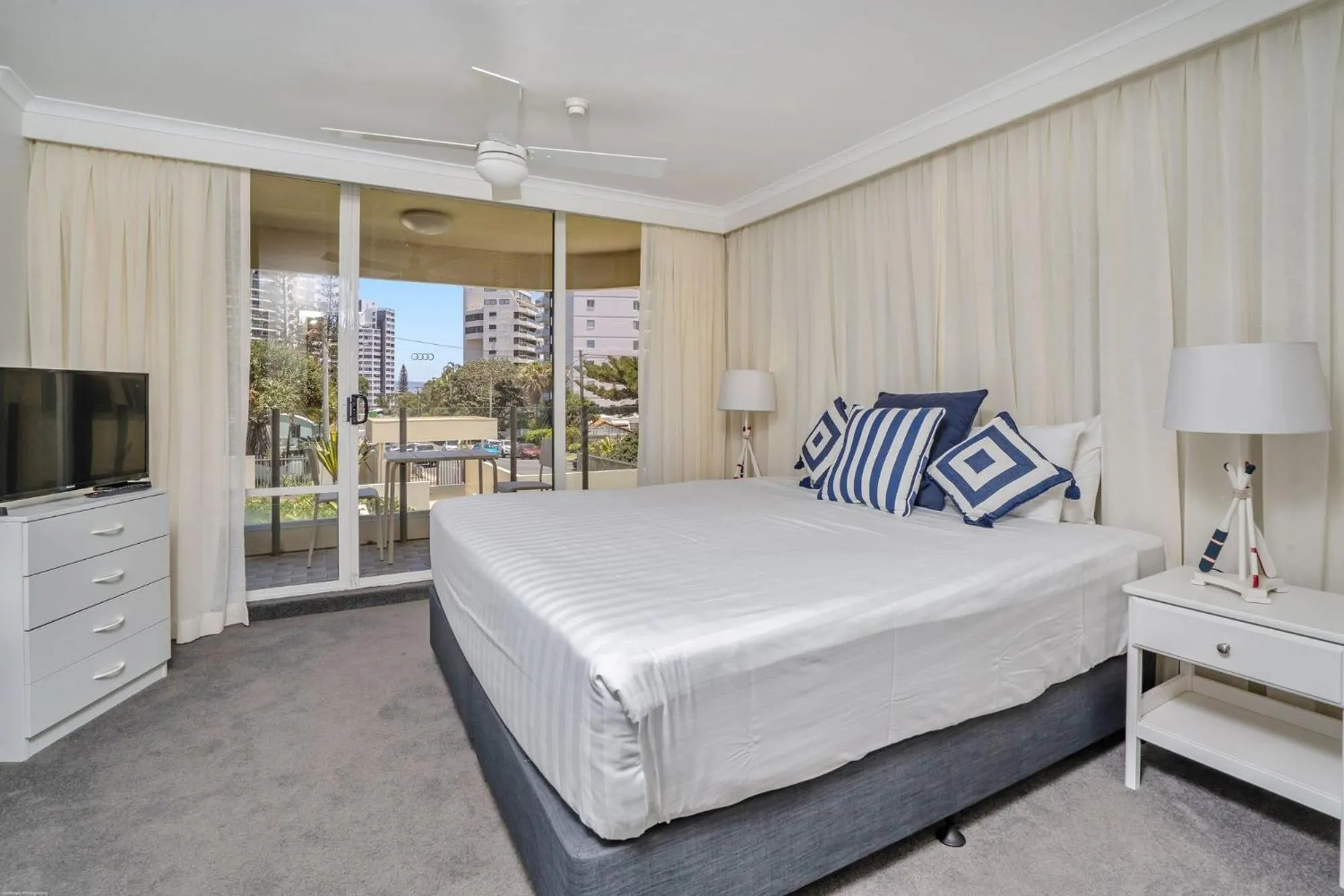 Bedroom, Bed in Dorchester On The Beach