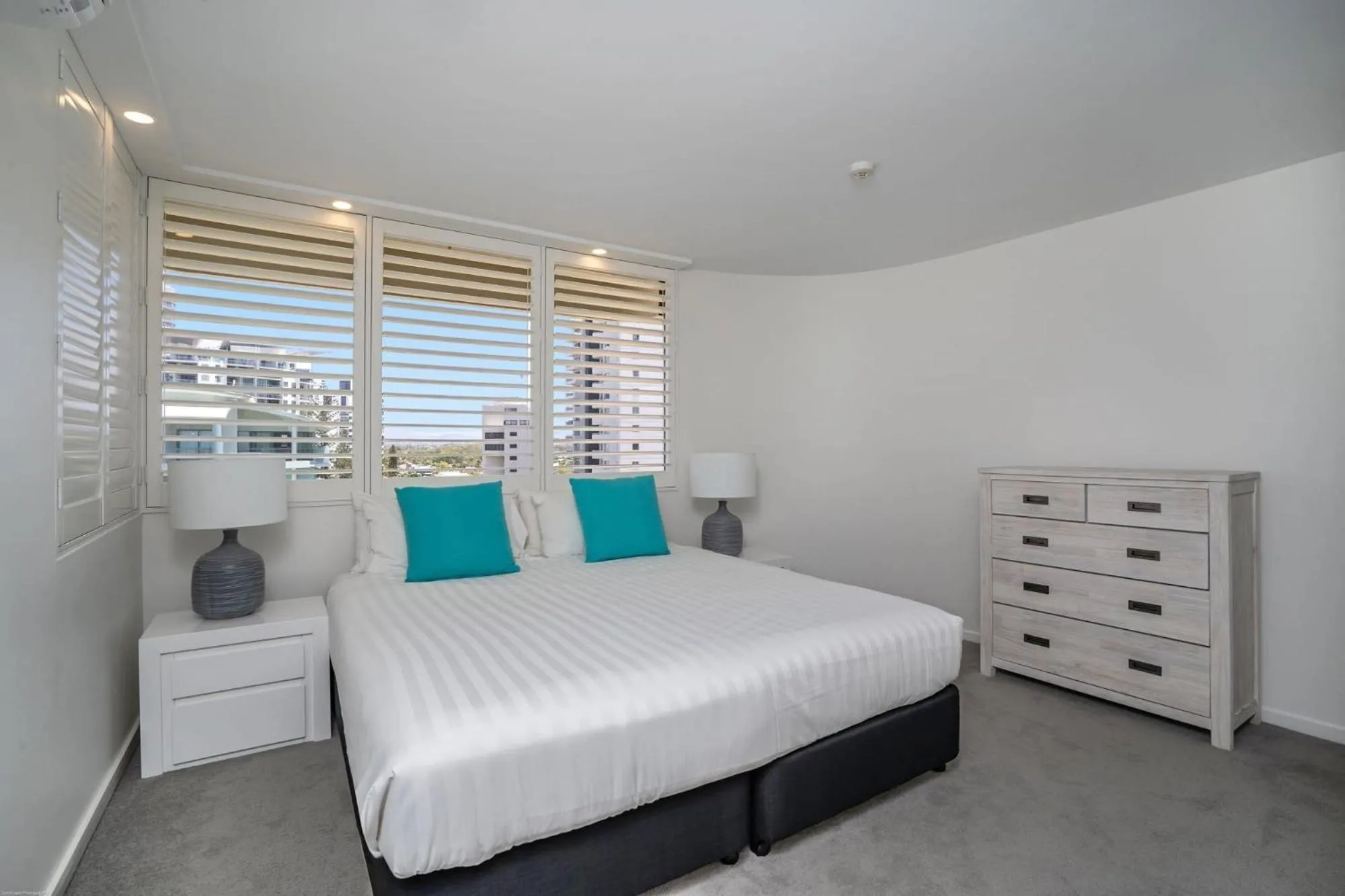 Bed in Dorchester On The Beach