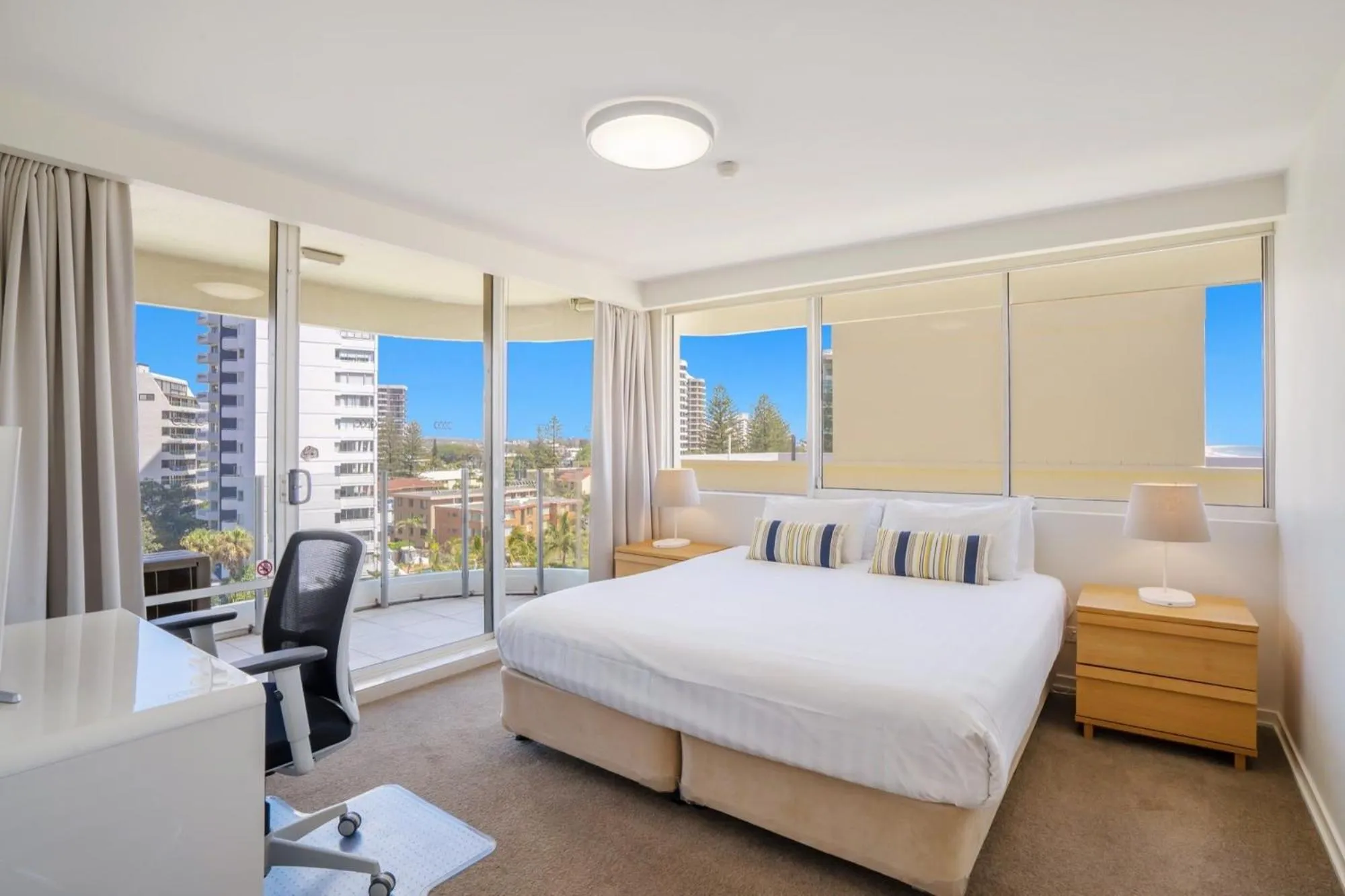 Bed in Dorchester On The Beach