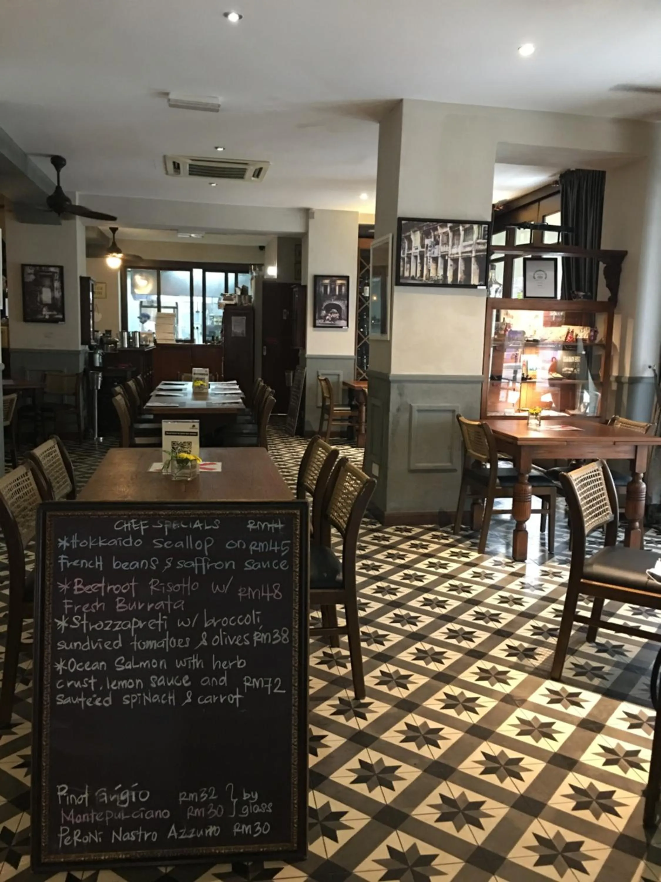 Restaurant/places to eat in Campbell House