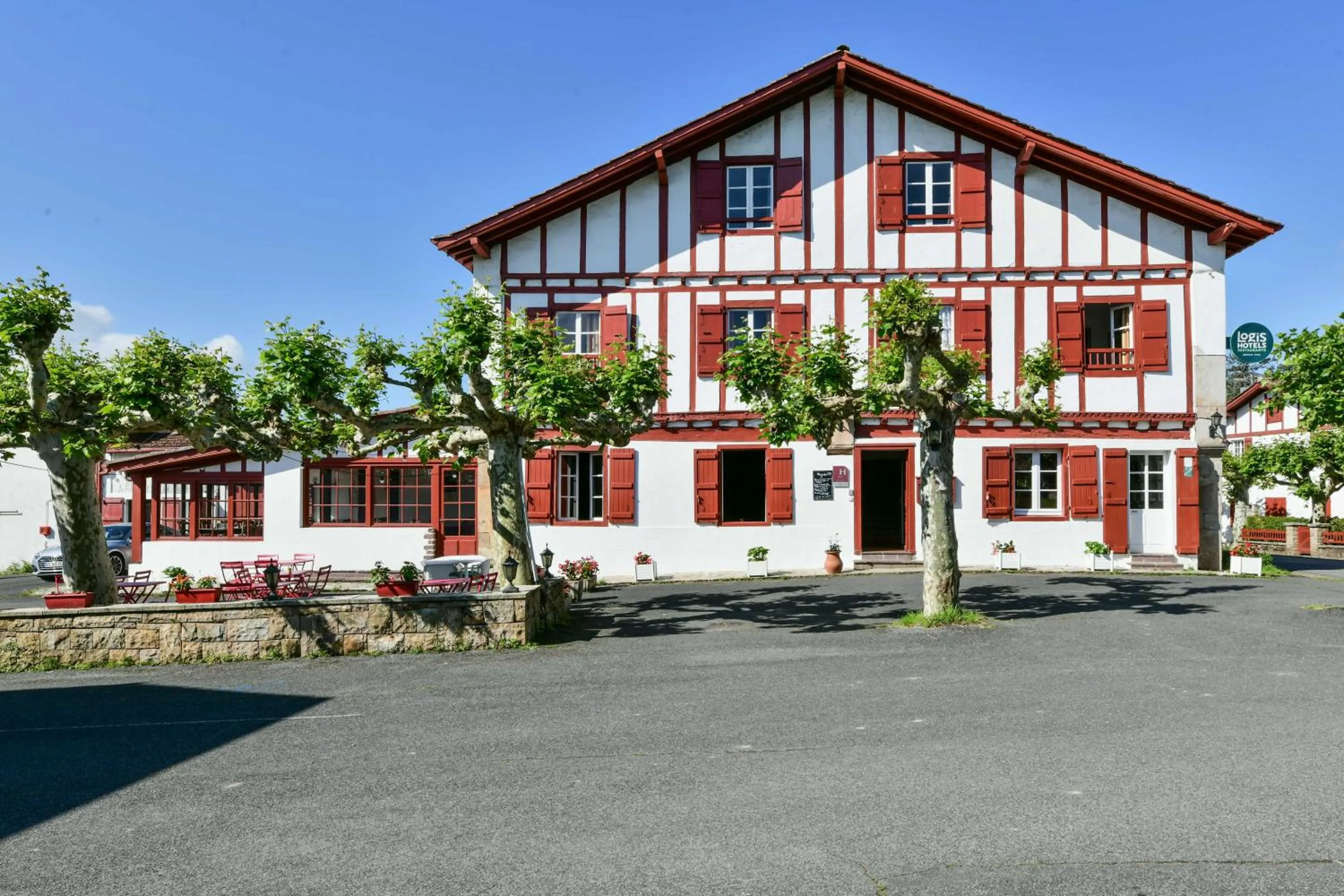 Logis Hôtel Baratxartea