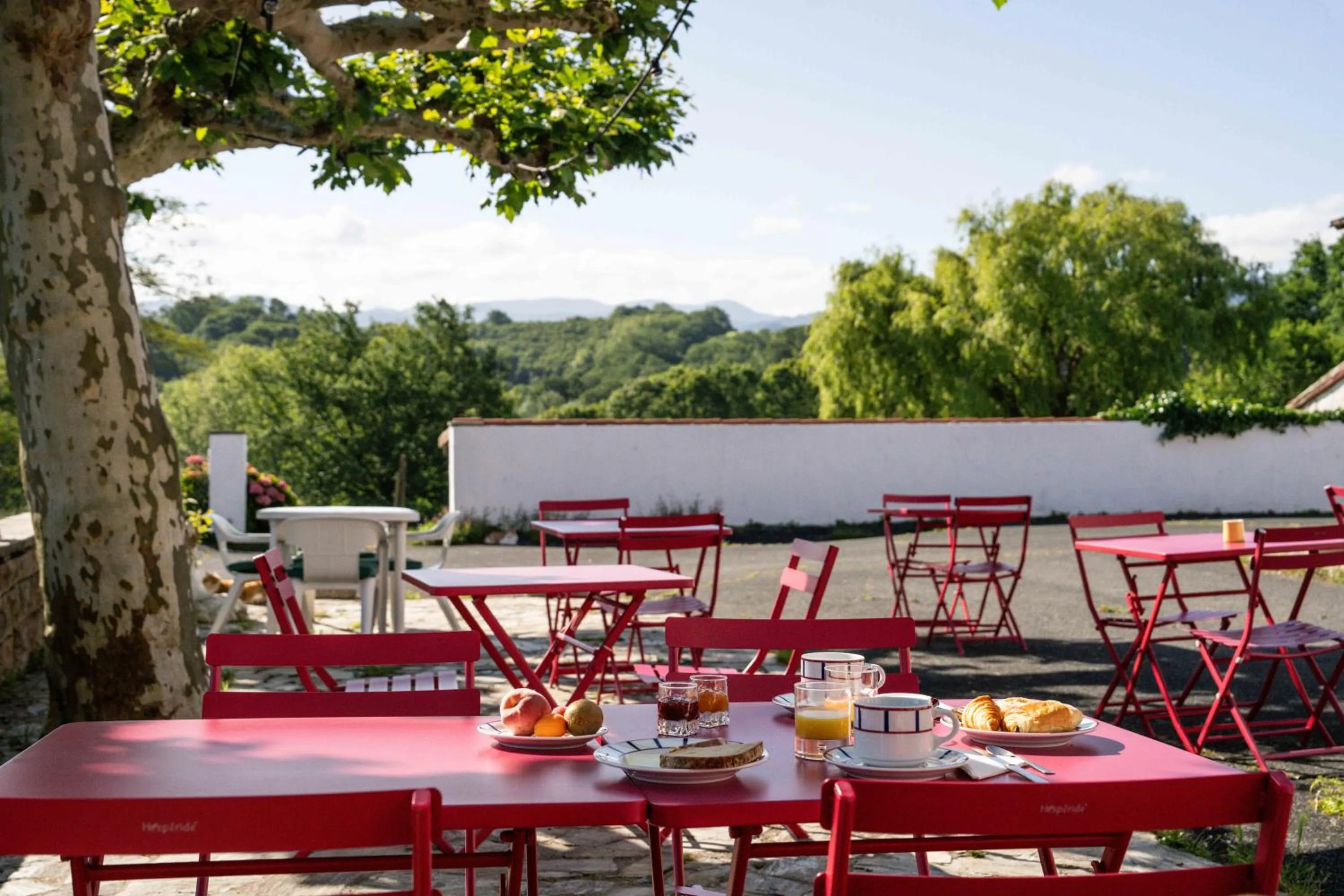 Logis Hôtel Baratxartea