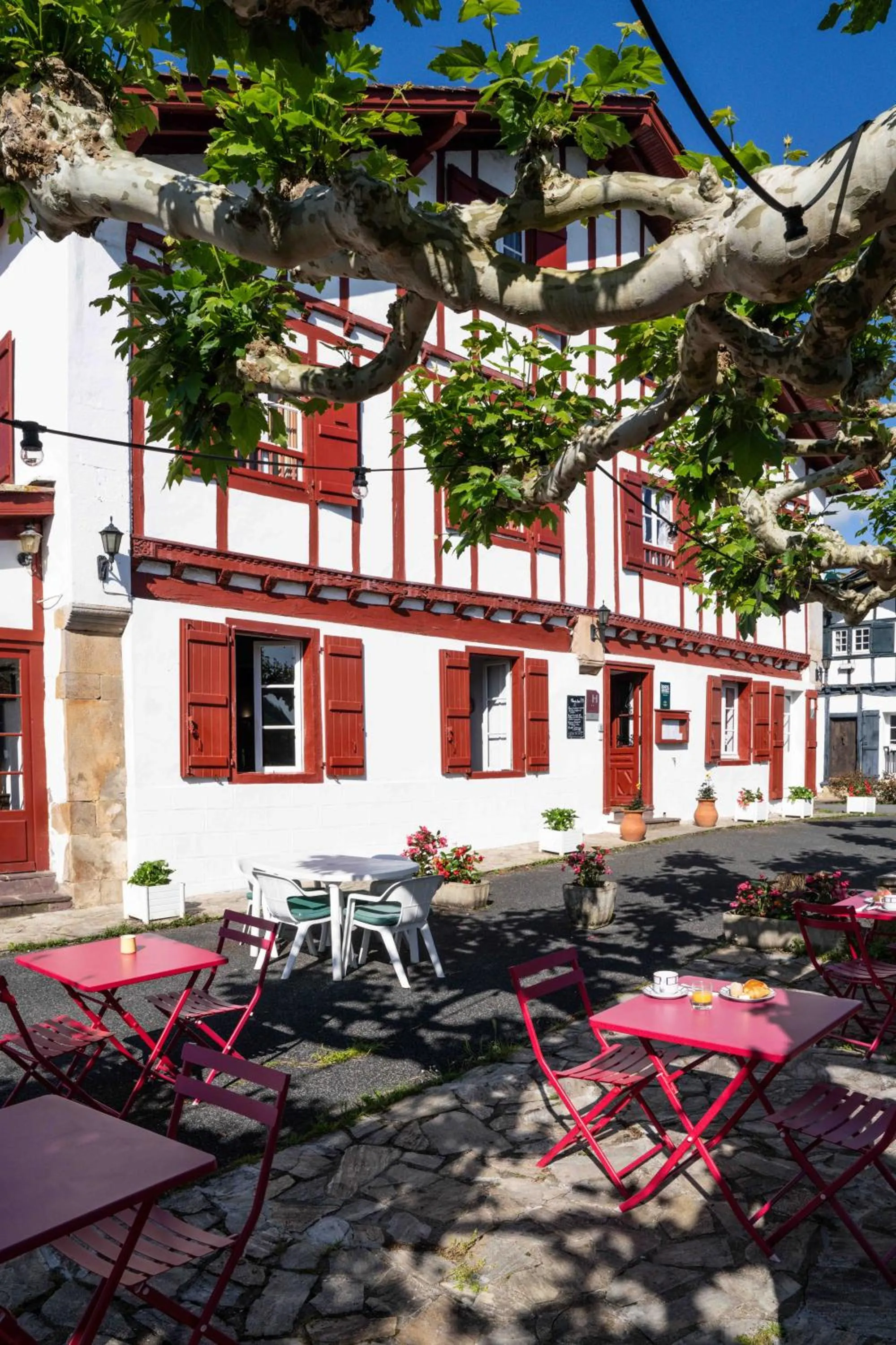 Logis Hôtel Baratxartea