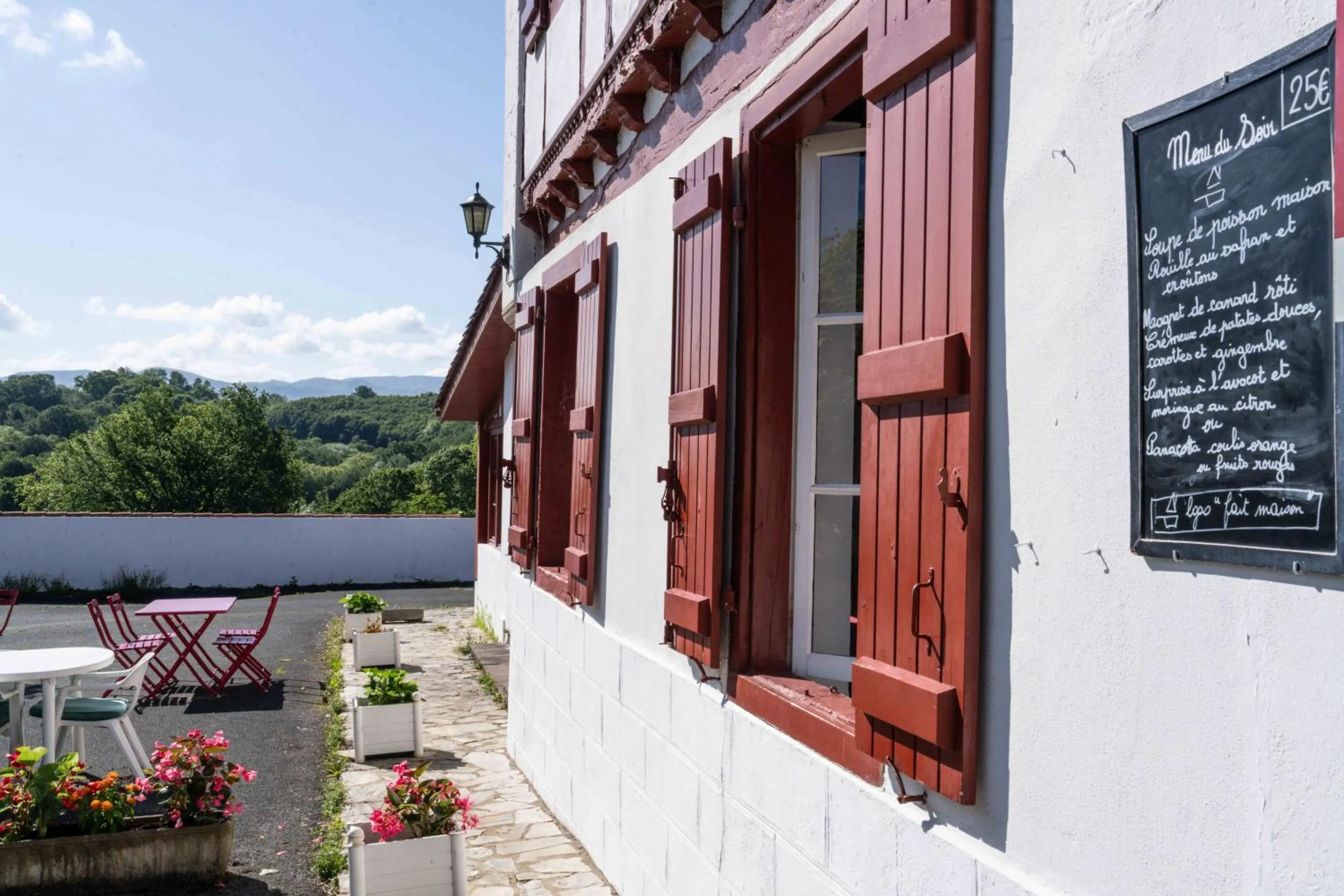 Logis Hôtel Baratxartea