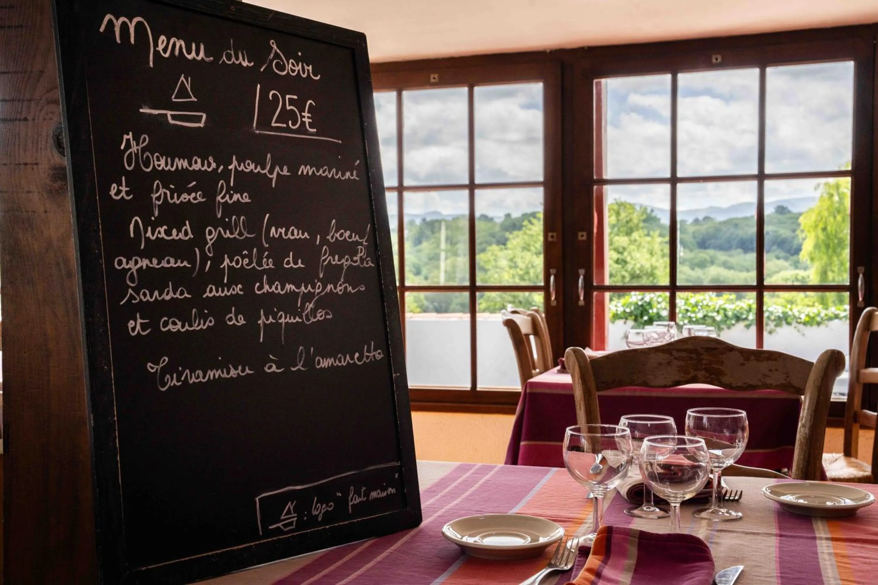 Logis Hôtel Baratxartea