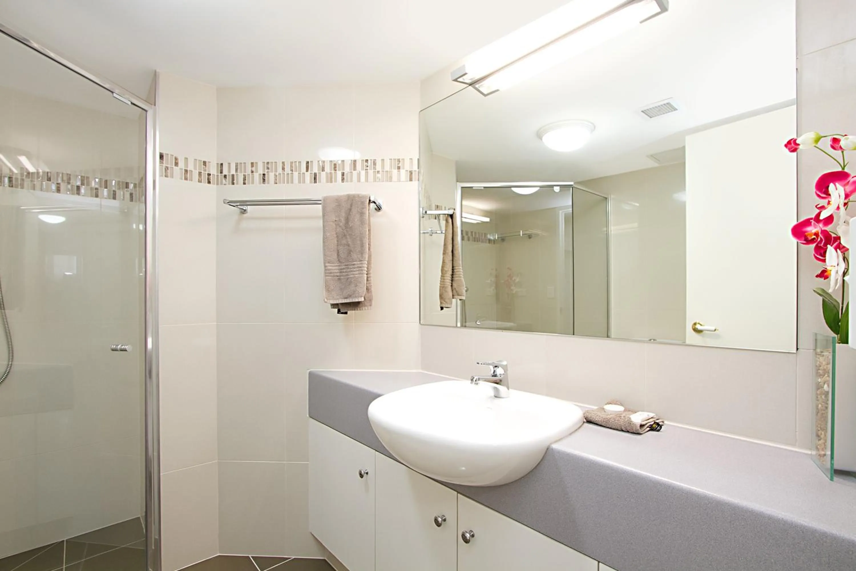 Bathroom in Founda Gardens Apartments