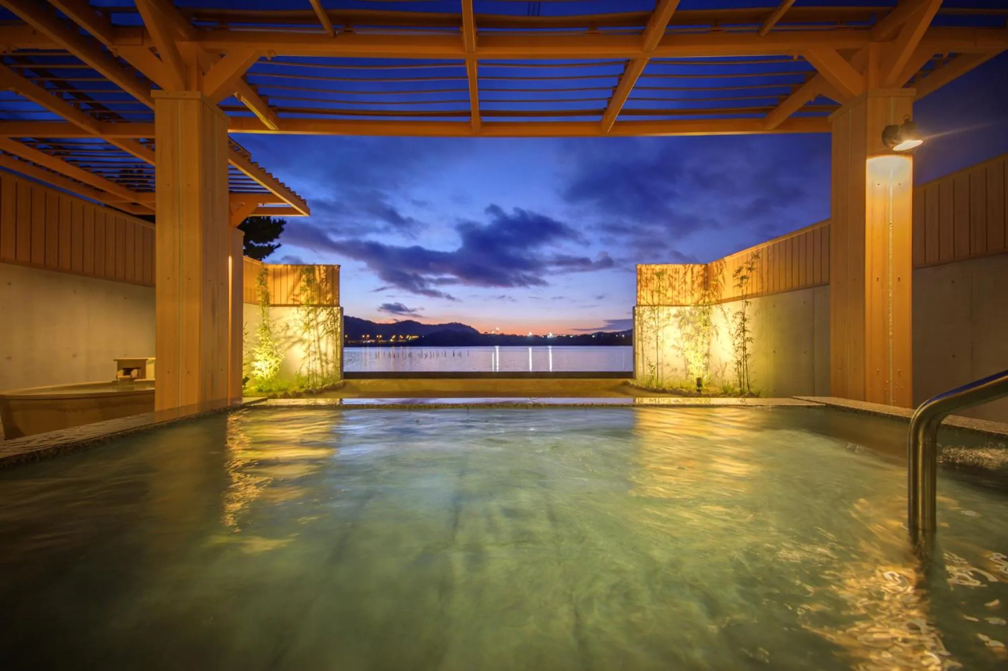 Lake view in Hotel Green Plaza Hamanako