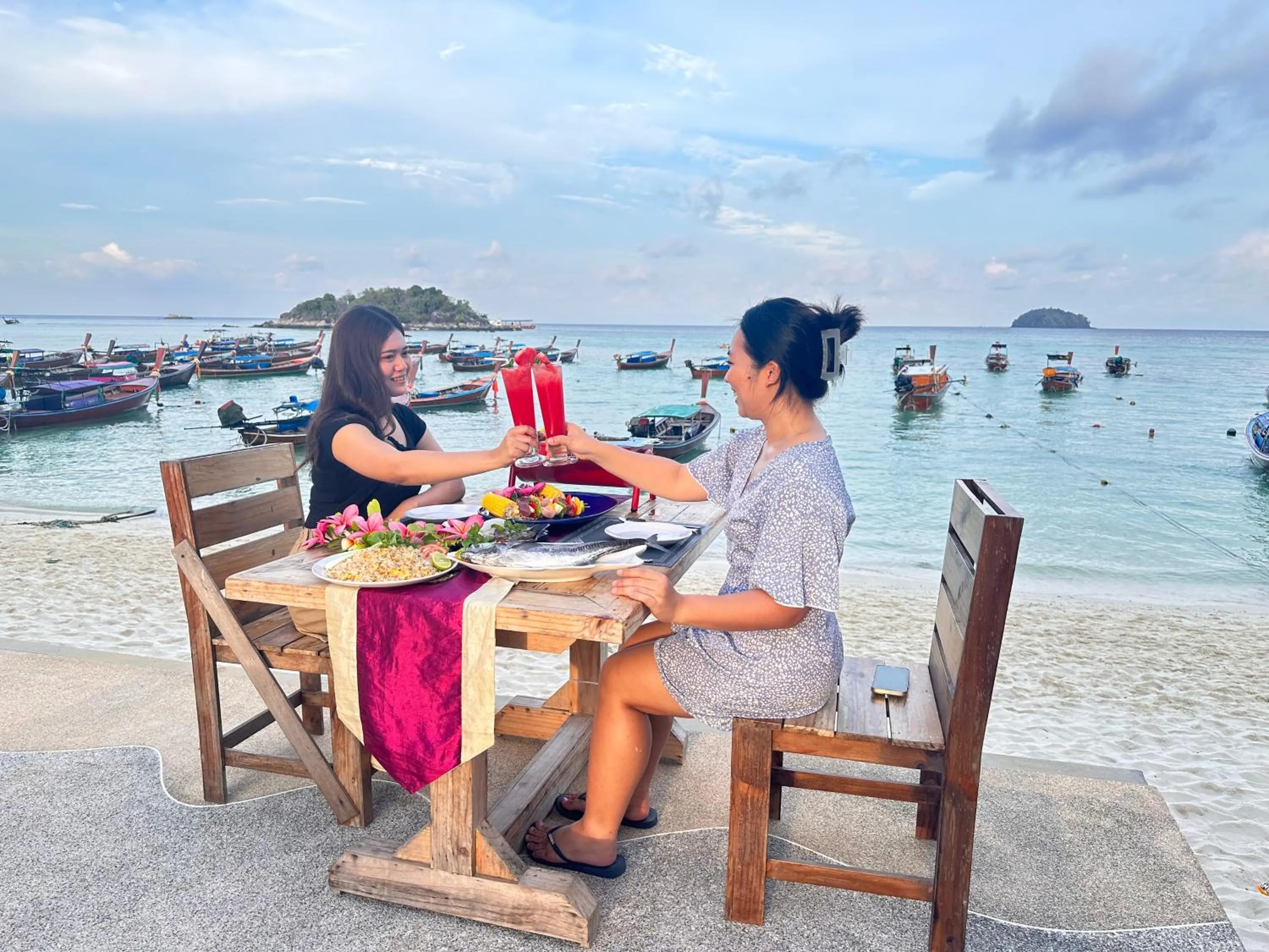 BBQ facilities in Lipe Power Beach Resort