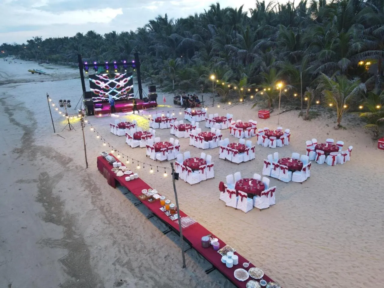 Restaurant/places to eat in Suoi Hong Resort