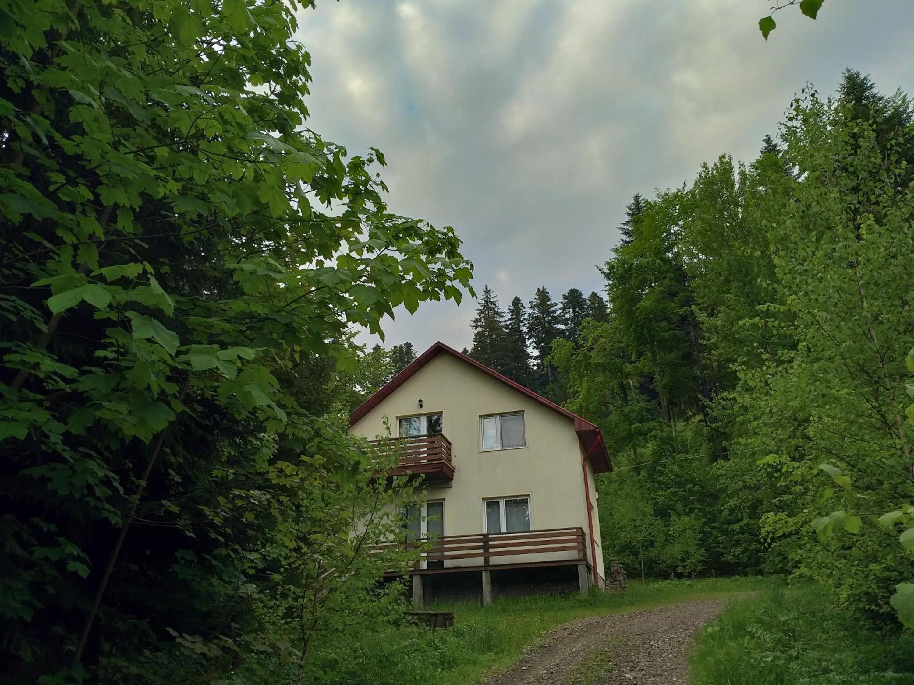 Property building in Șoaptele pădurii & Căsuța din pădure
