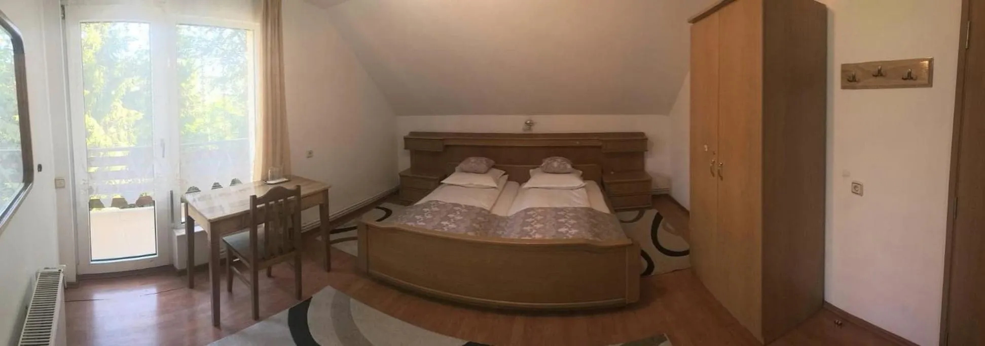 Balcony/Terrace, Bed in Șoaptele pădurii & Căsuța din pădure