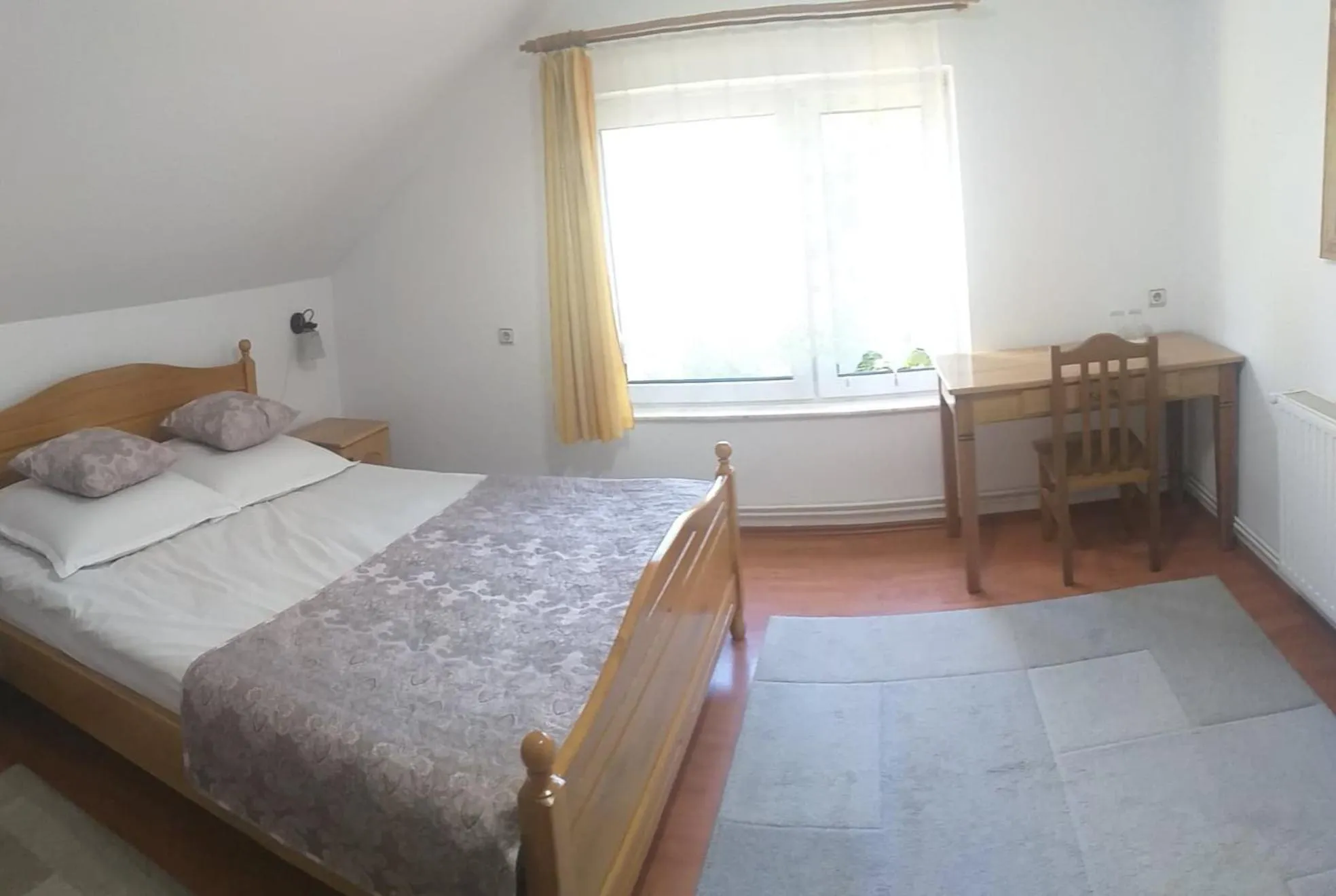 Bedroom, Bed in Șoaptele pădurii & Căsuța din pădure