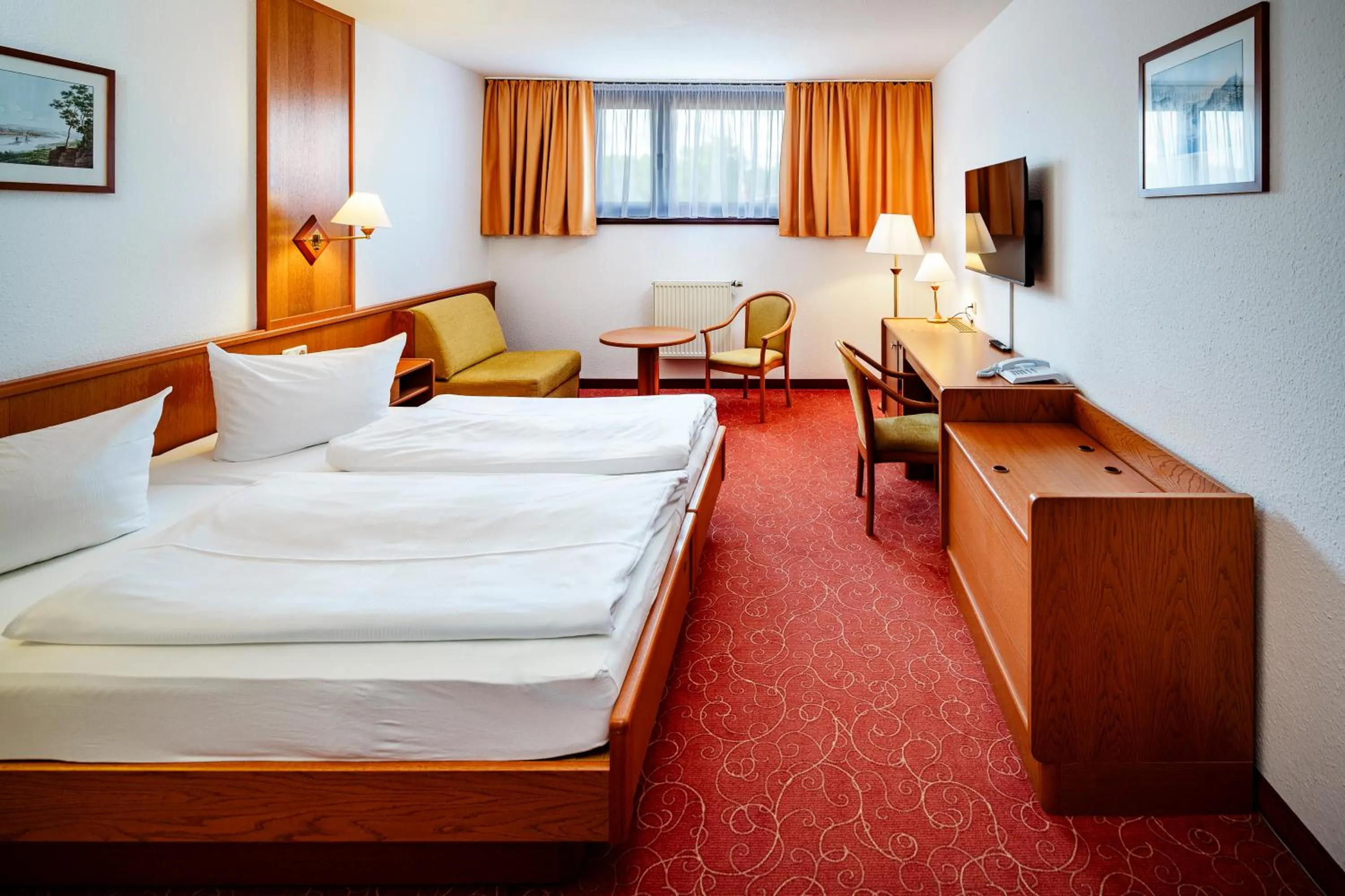 Photo of the whole room, Bed in Hotel Zur Post