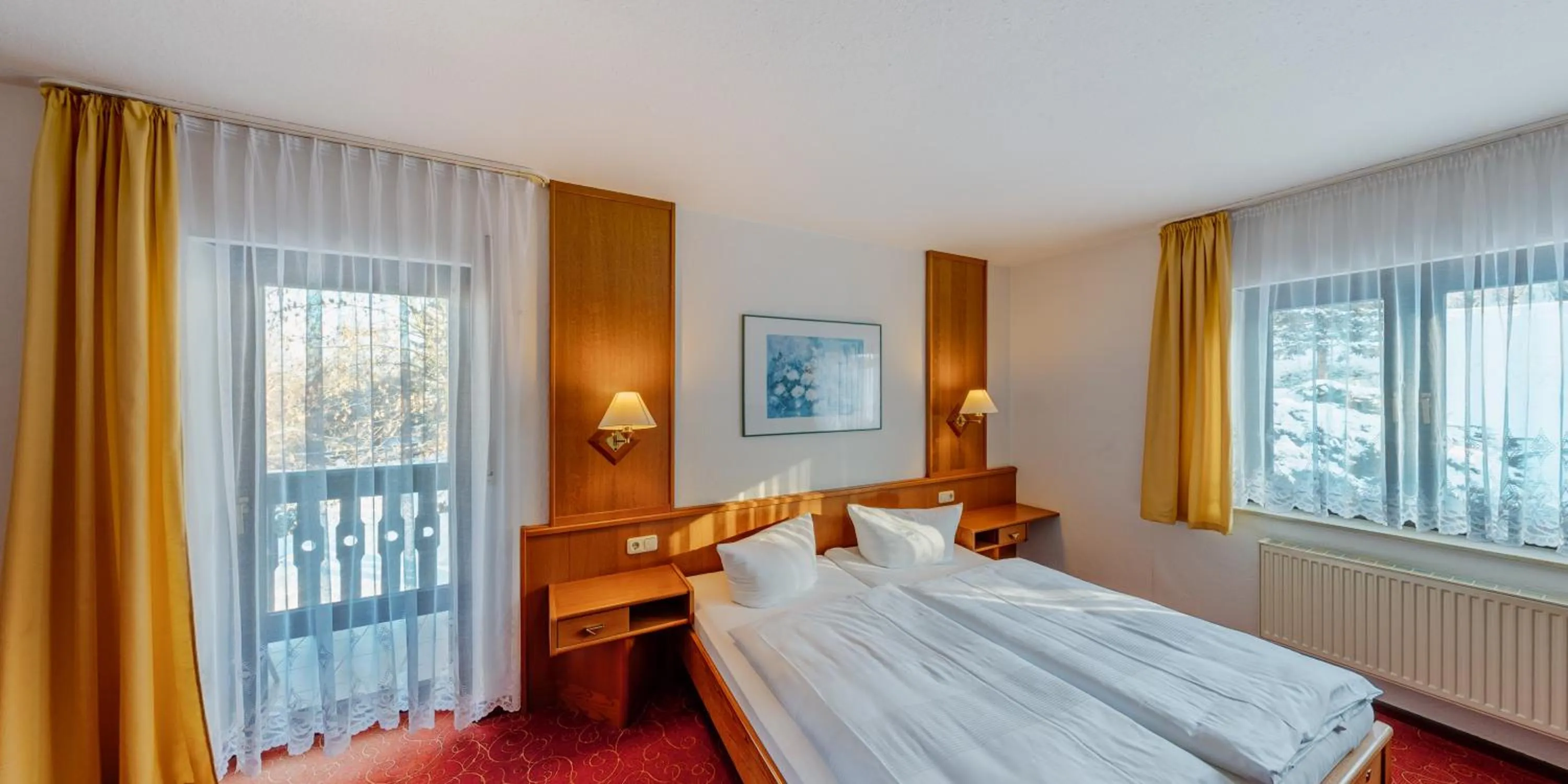 Photo of the whole room, Bed in Hotel Zur Post