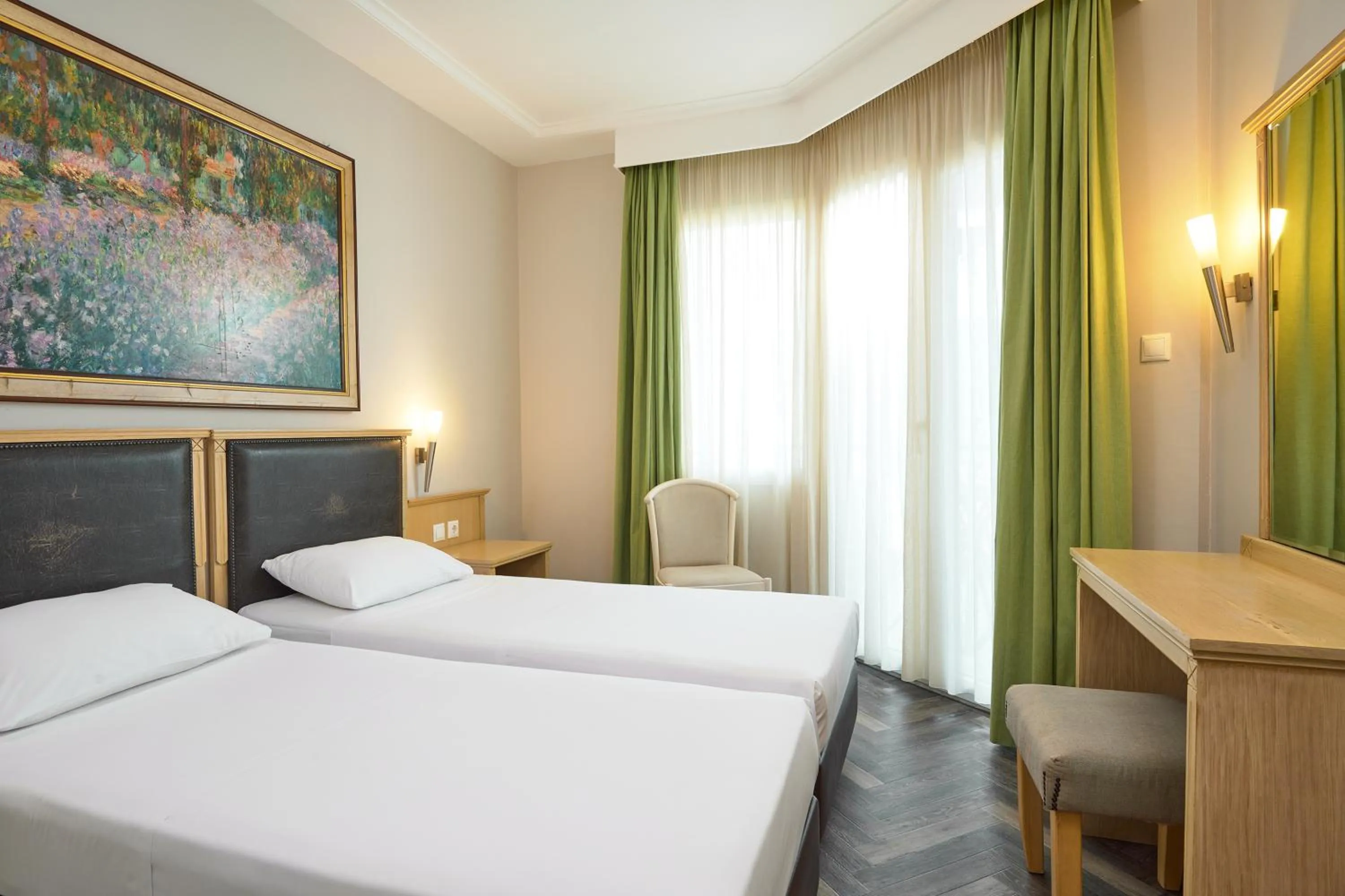 Photo of the whole room, Bed in Iris Hotel