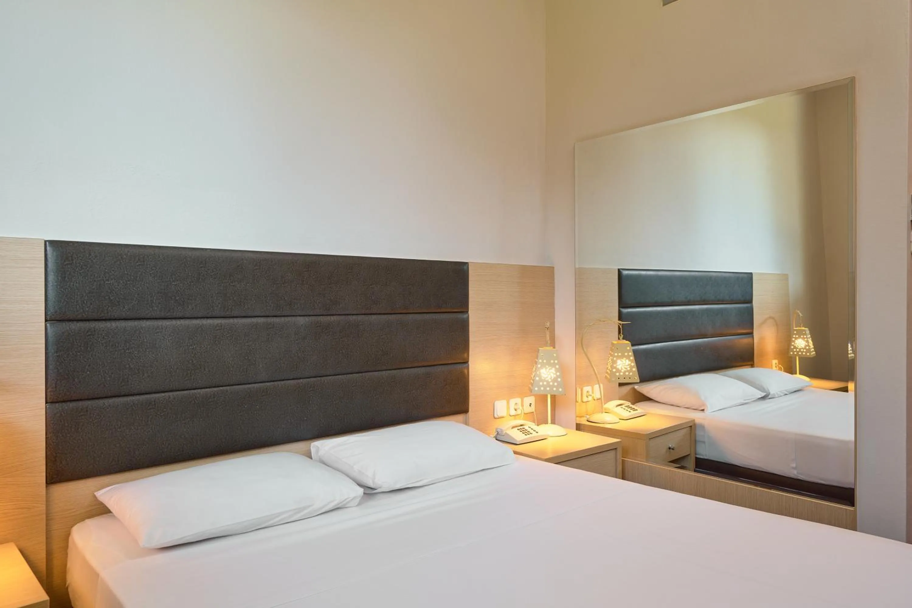 Photo of the whole room, Bed in Iris Hotel