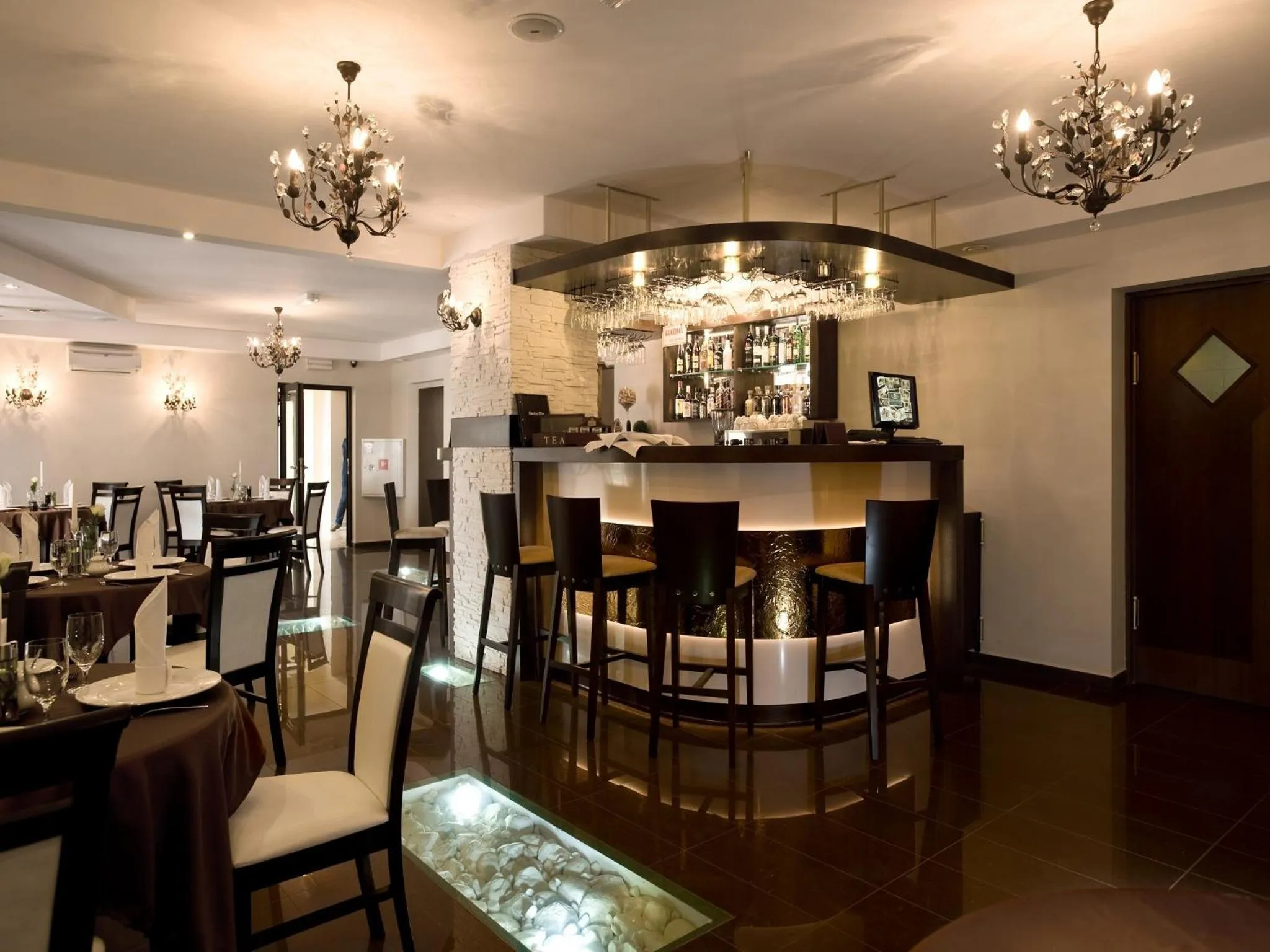 Restaurant/places to eat in Hotel Constancja