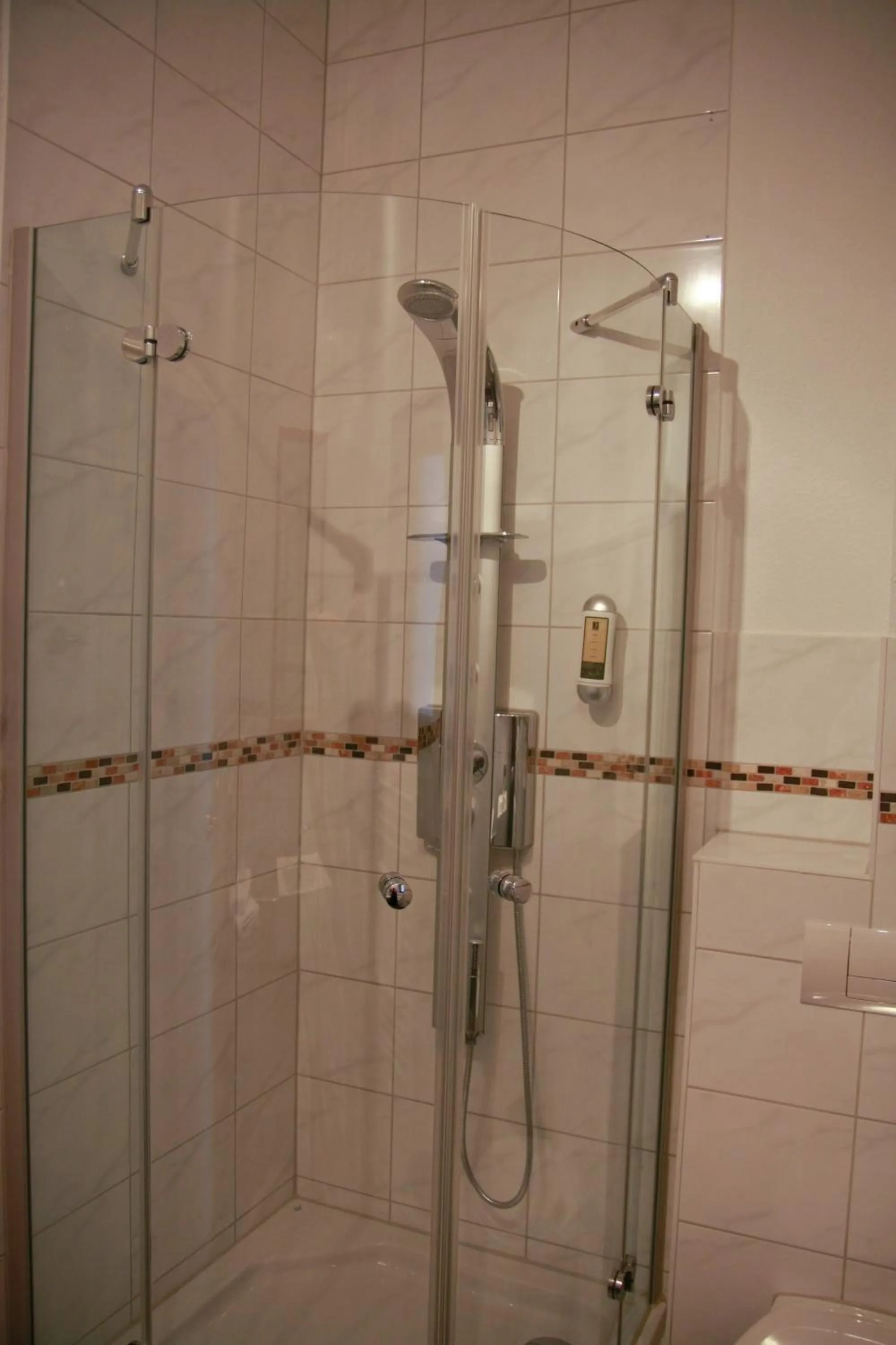 Bathroom in Fründts Hotel