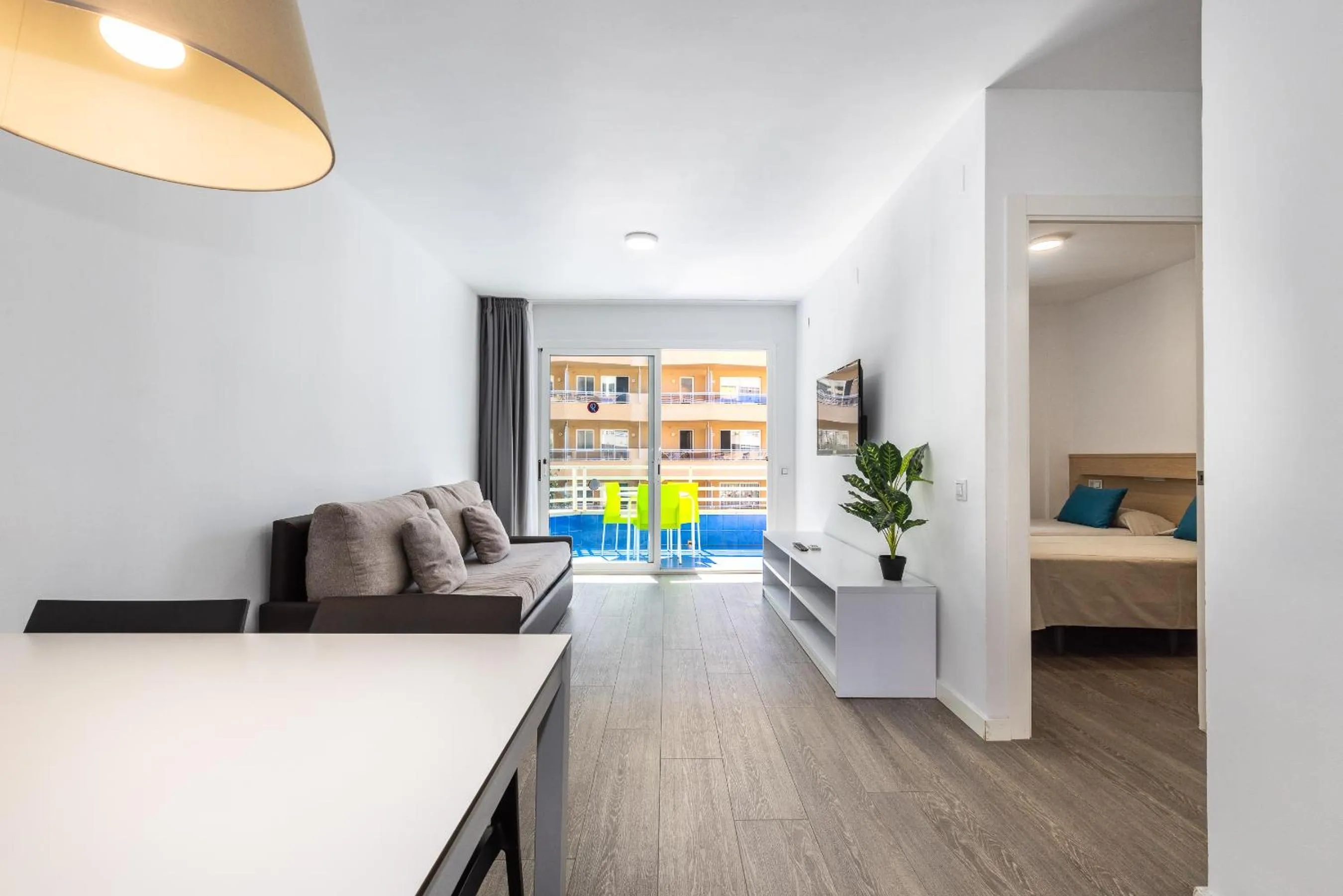 TV and multimedia in Rentalmar Zahara family suites