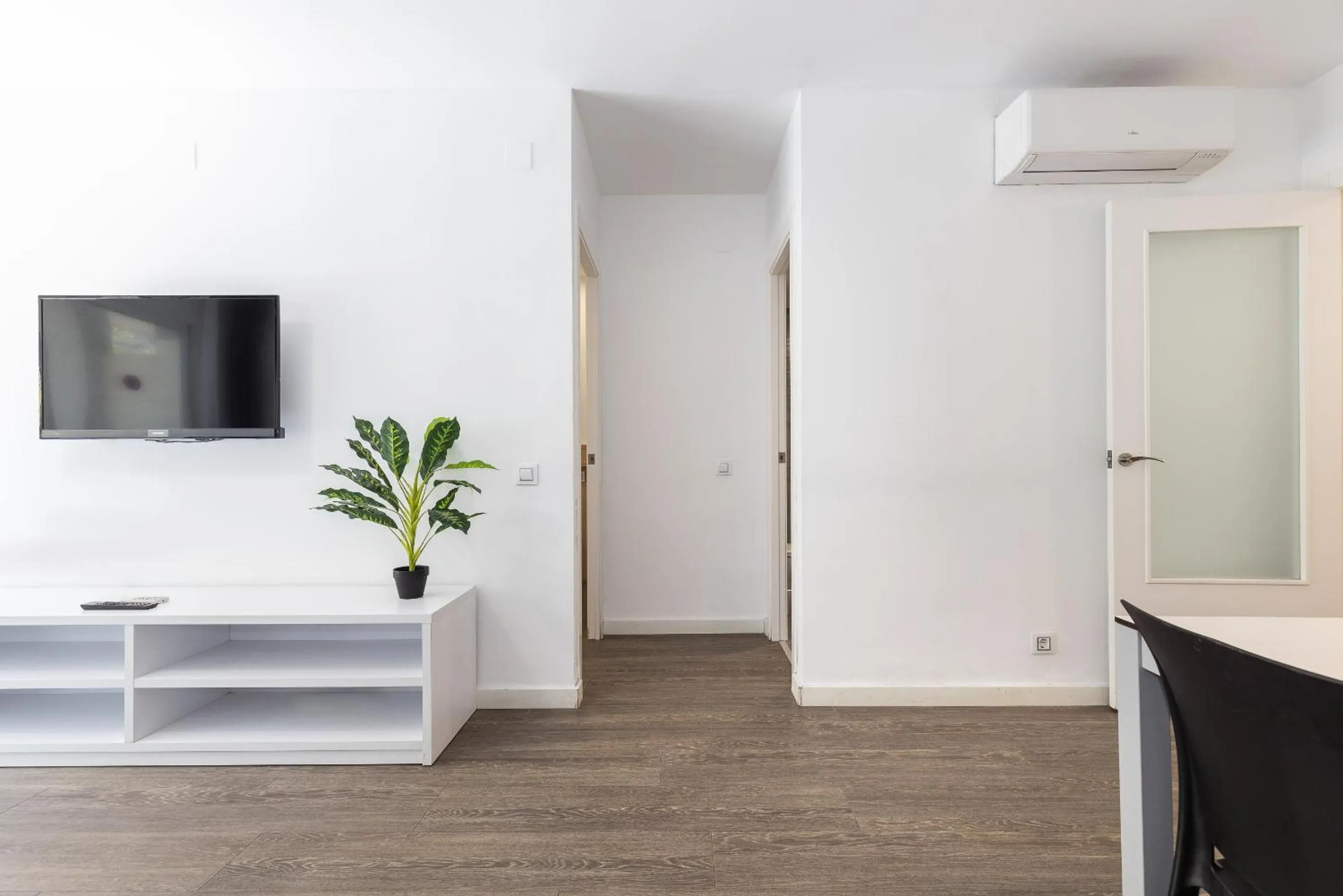 TV and multimedia in Rentalmar Zahara family suites