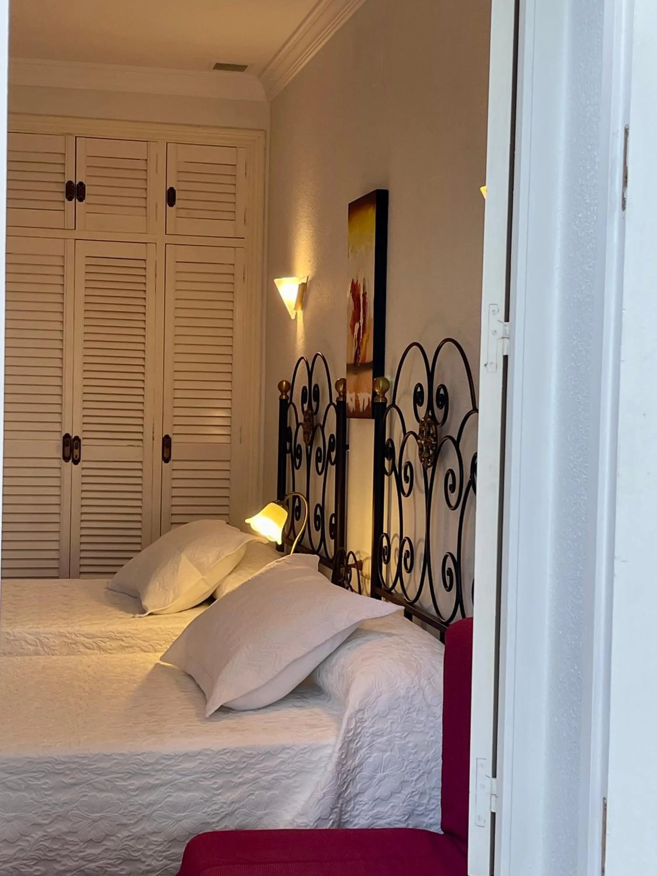 Property building, Bed in Hotel La Peña