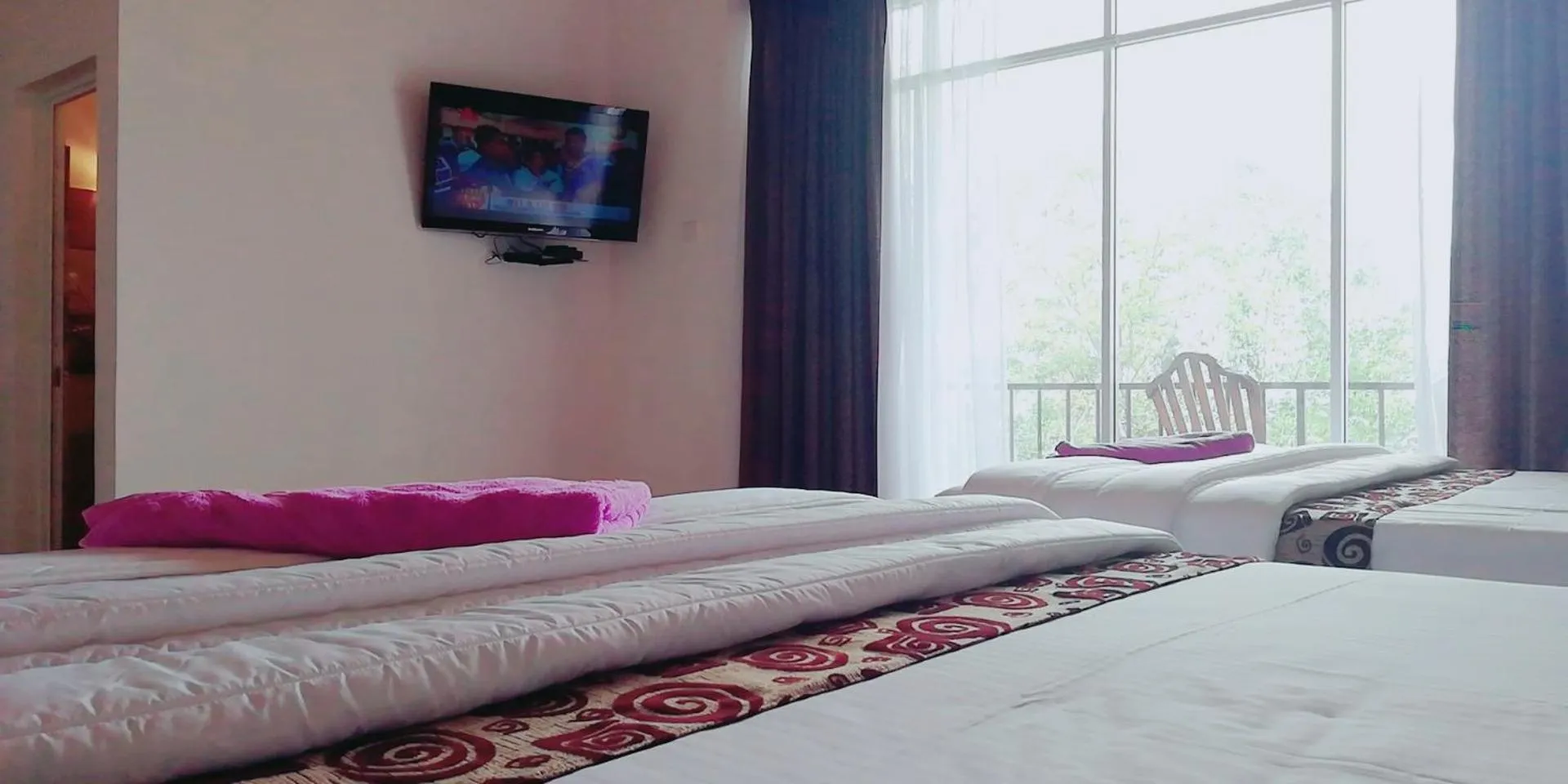 Bed in Ella Red Rock