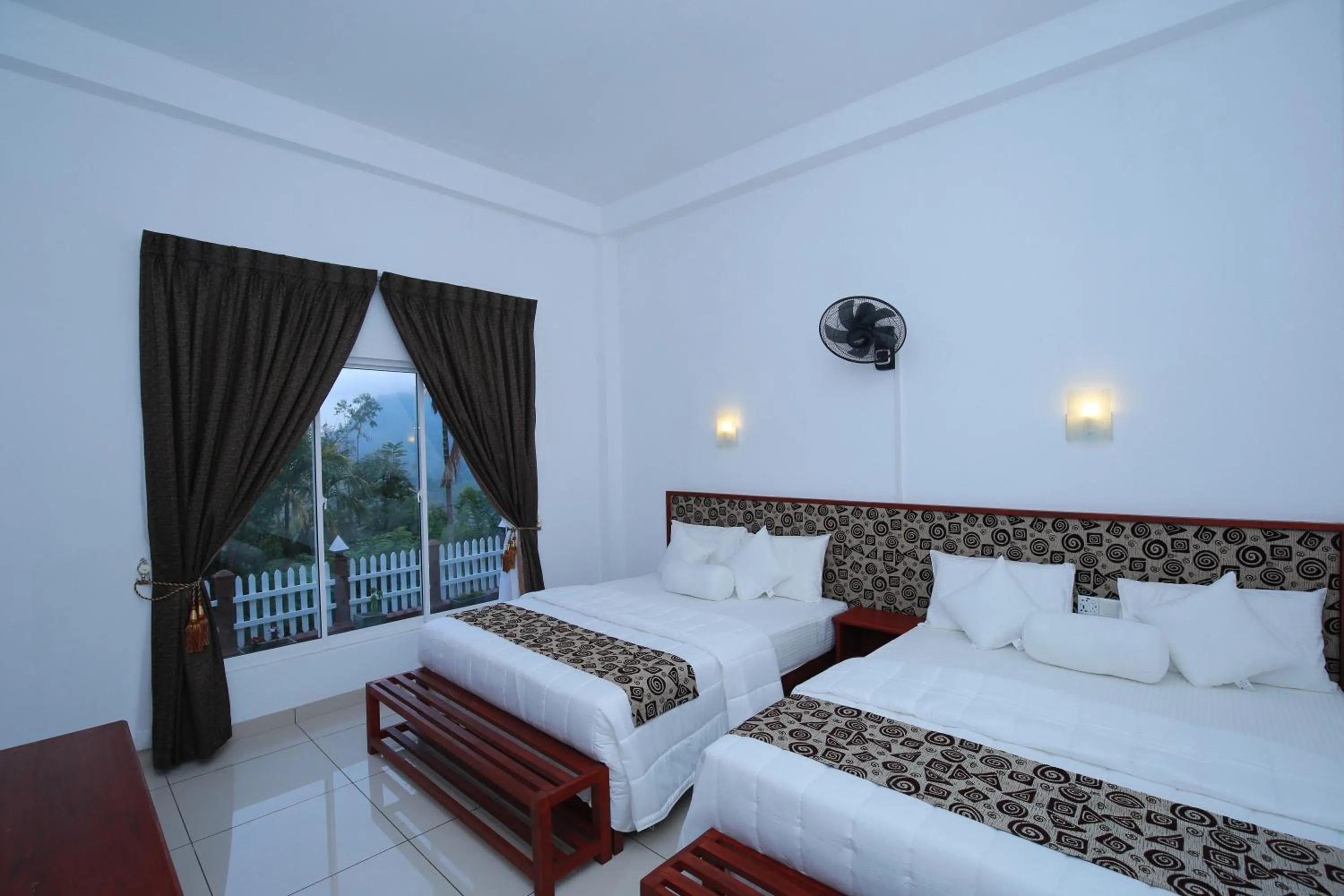 Bed in Ella Red Rock