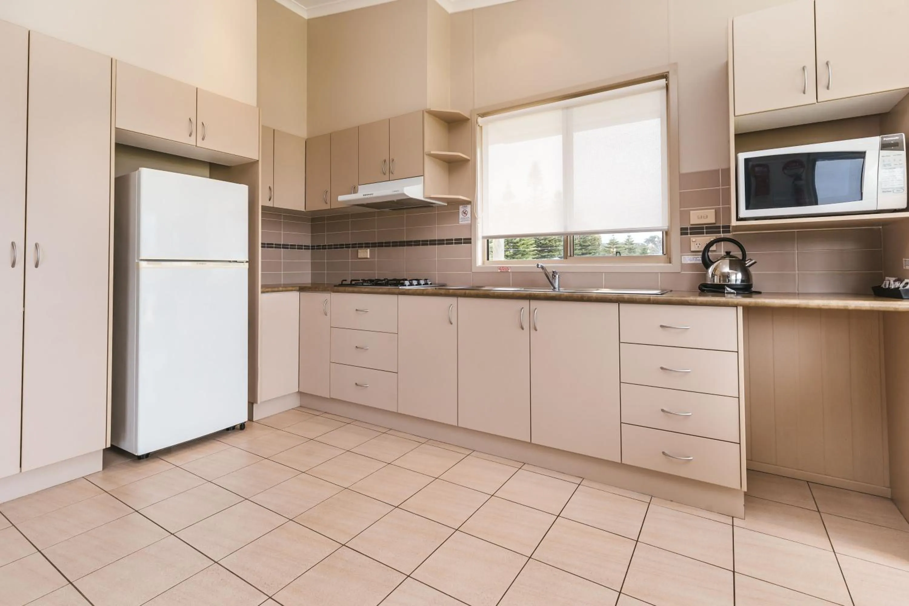 Kitchen or kitchenette in Clyde View Holiday Park