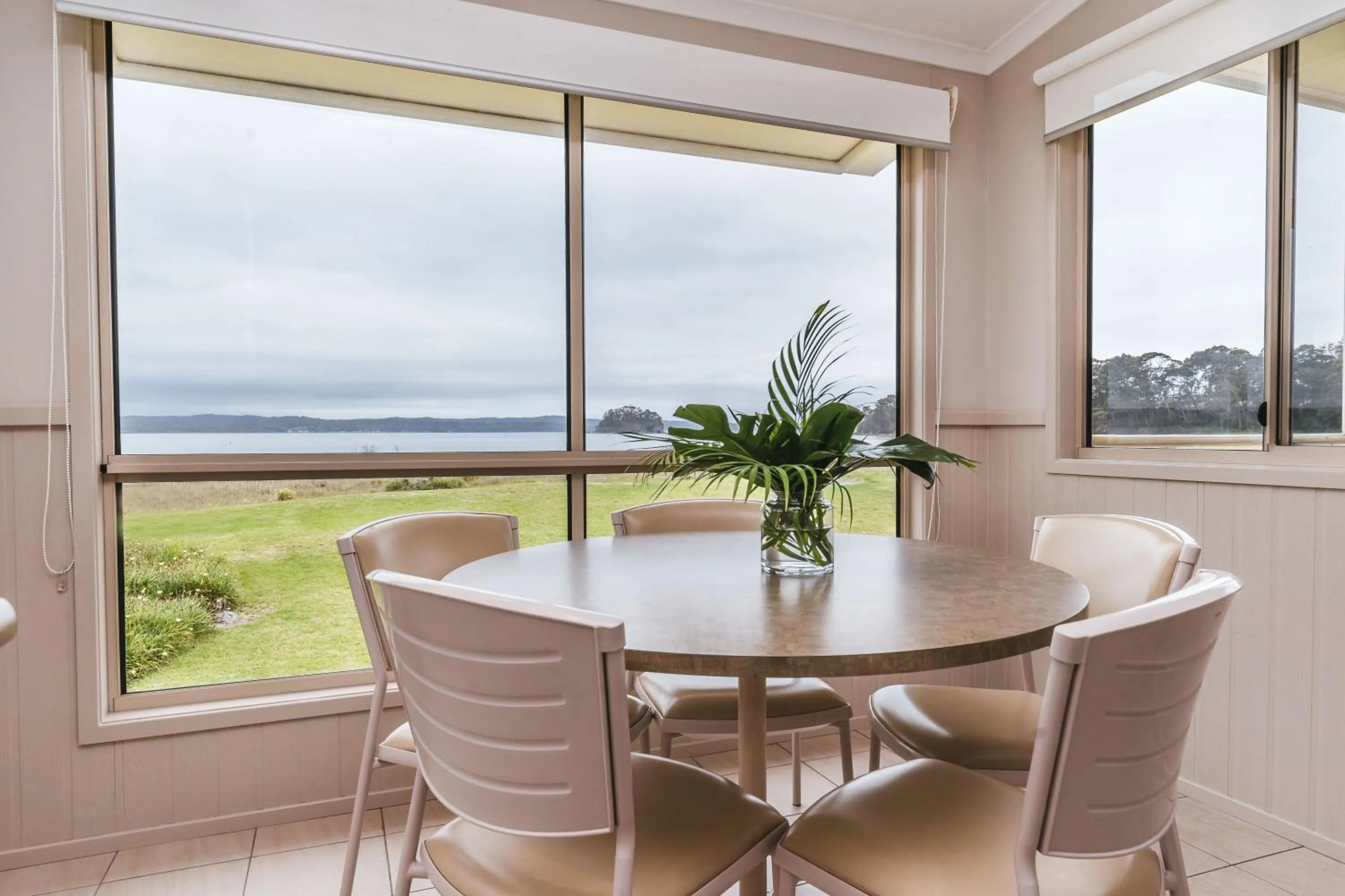 Dining area in Clyde View Holiday Park