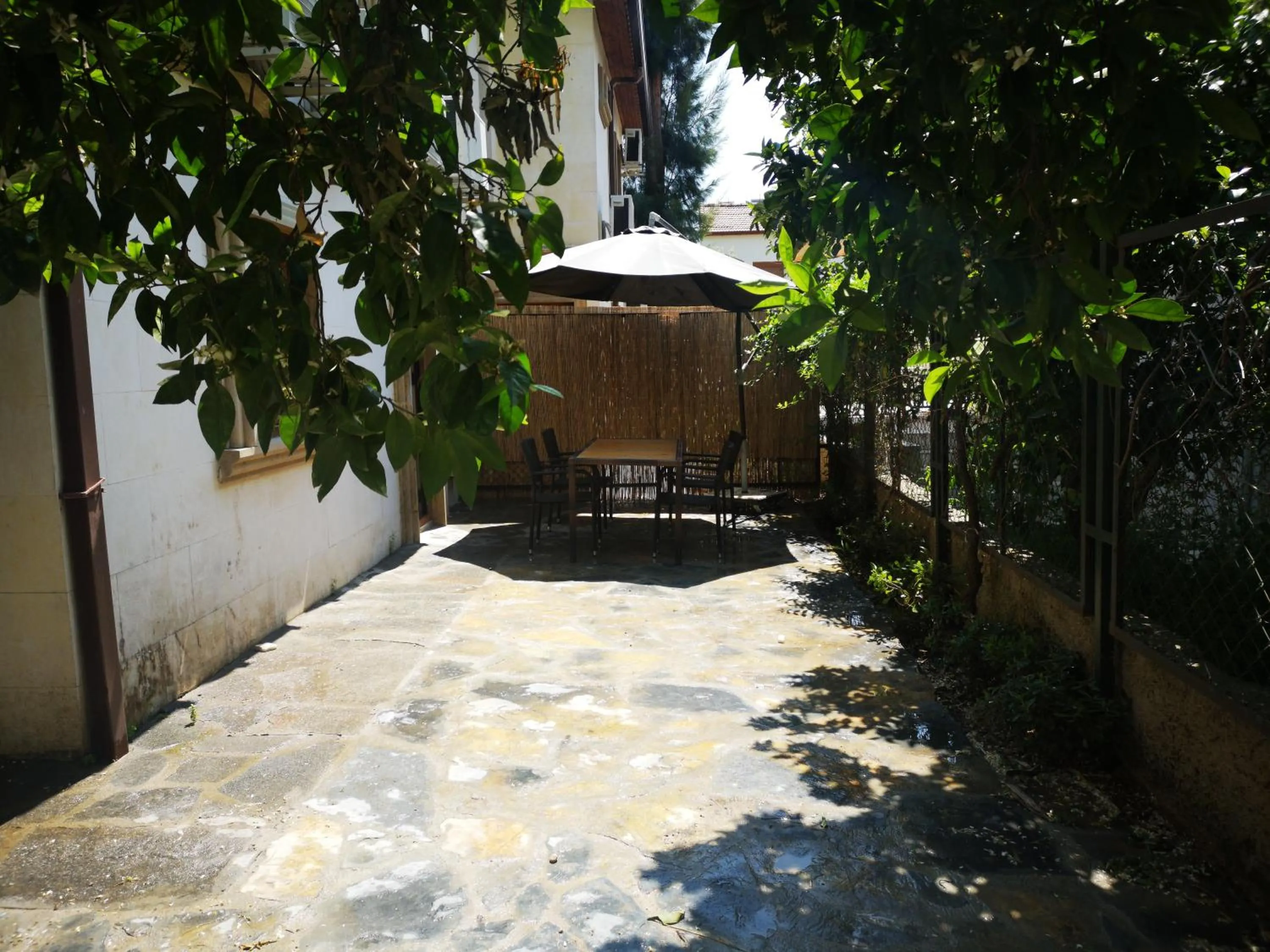 Garden in Dinara Apart Hotel