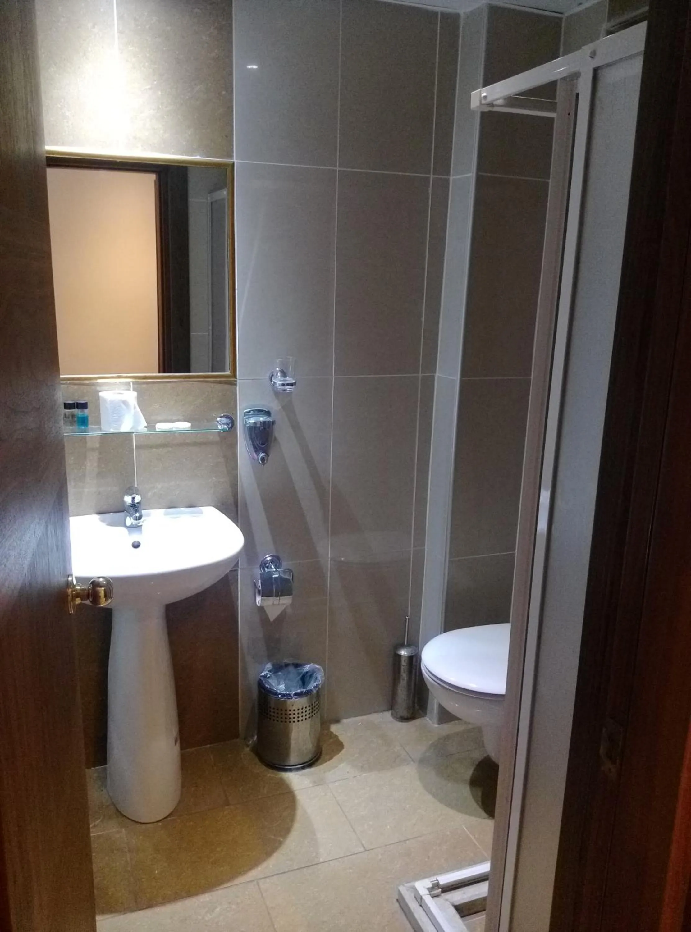 Bathroom in Dinara Apart Hotel