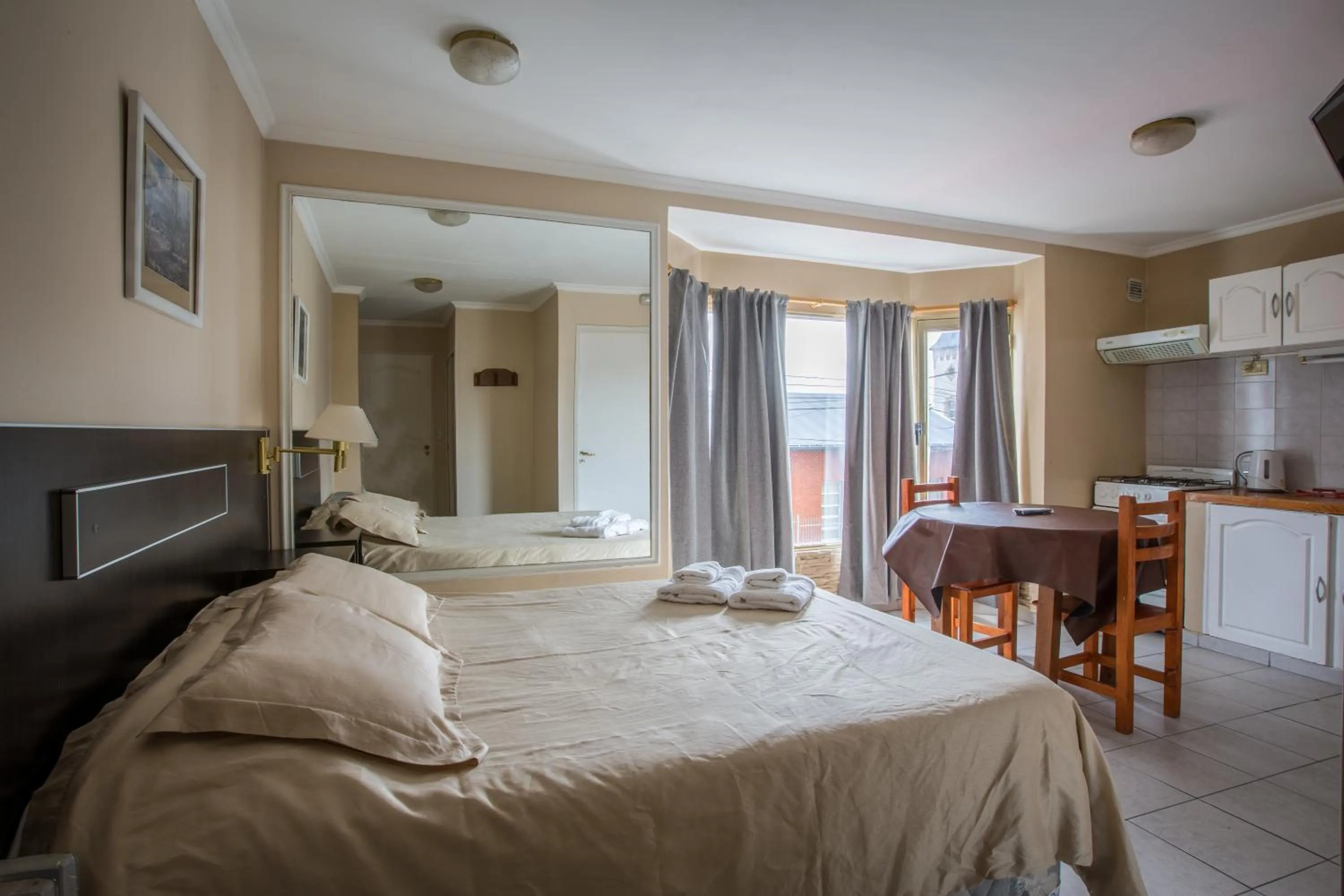 Photo of the whole room, Bed in Antu Mahuida Apartments