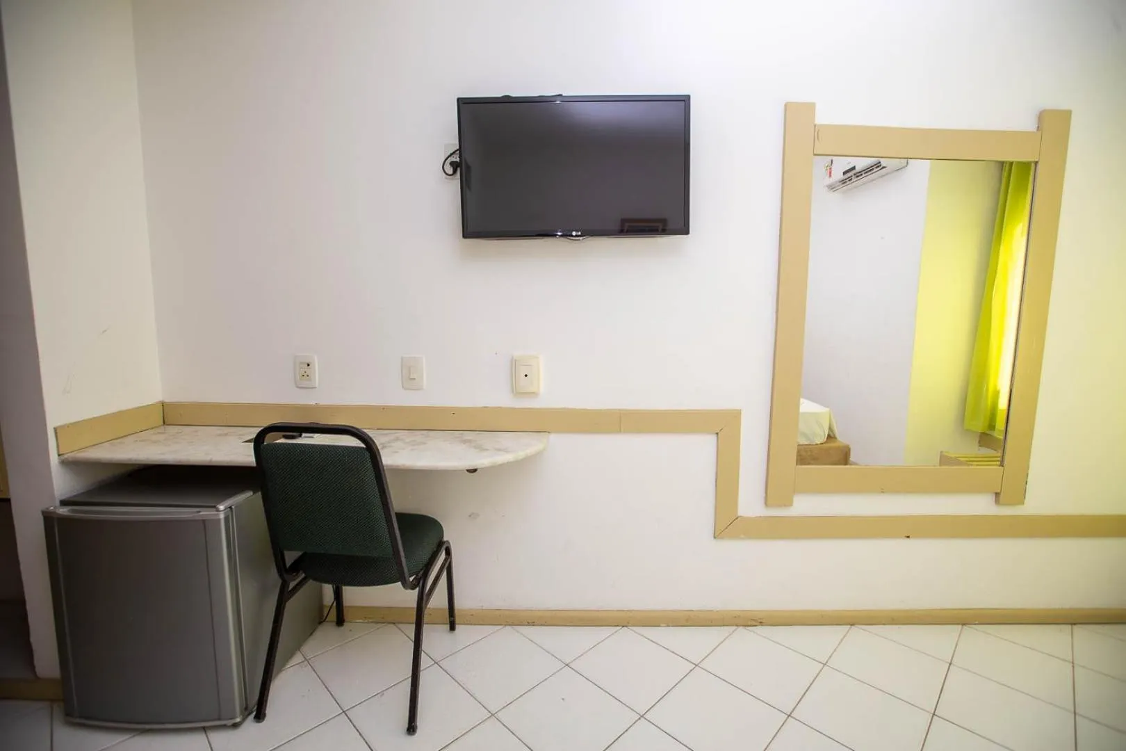 TV and multimedia in Rede Andrade Mar Hotel - Rio Vermelho