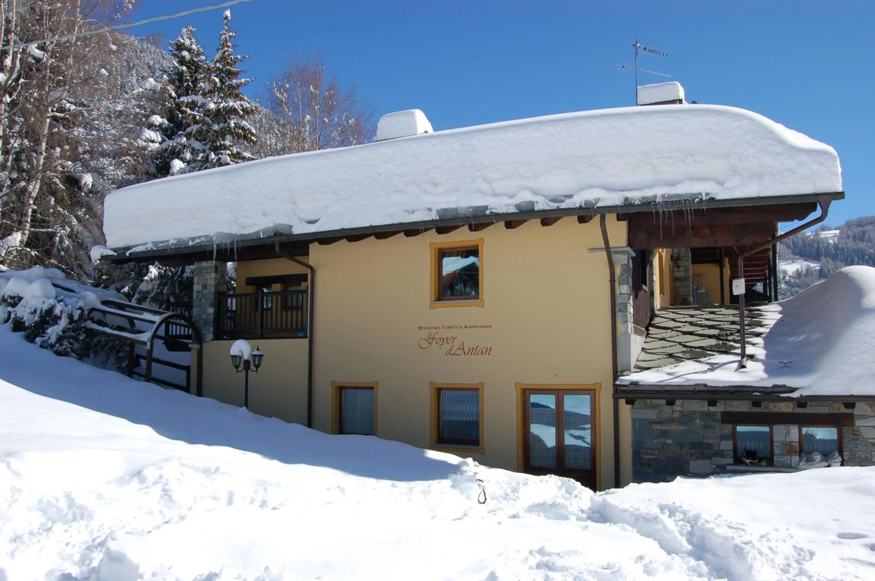 Facade/entrance in Residence Foyer D'Antan