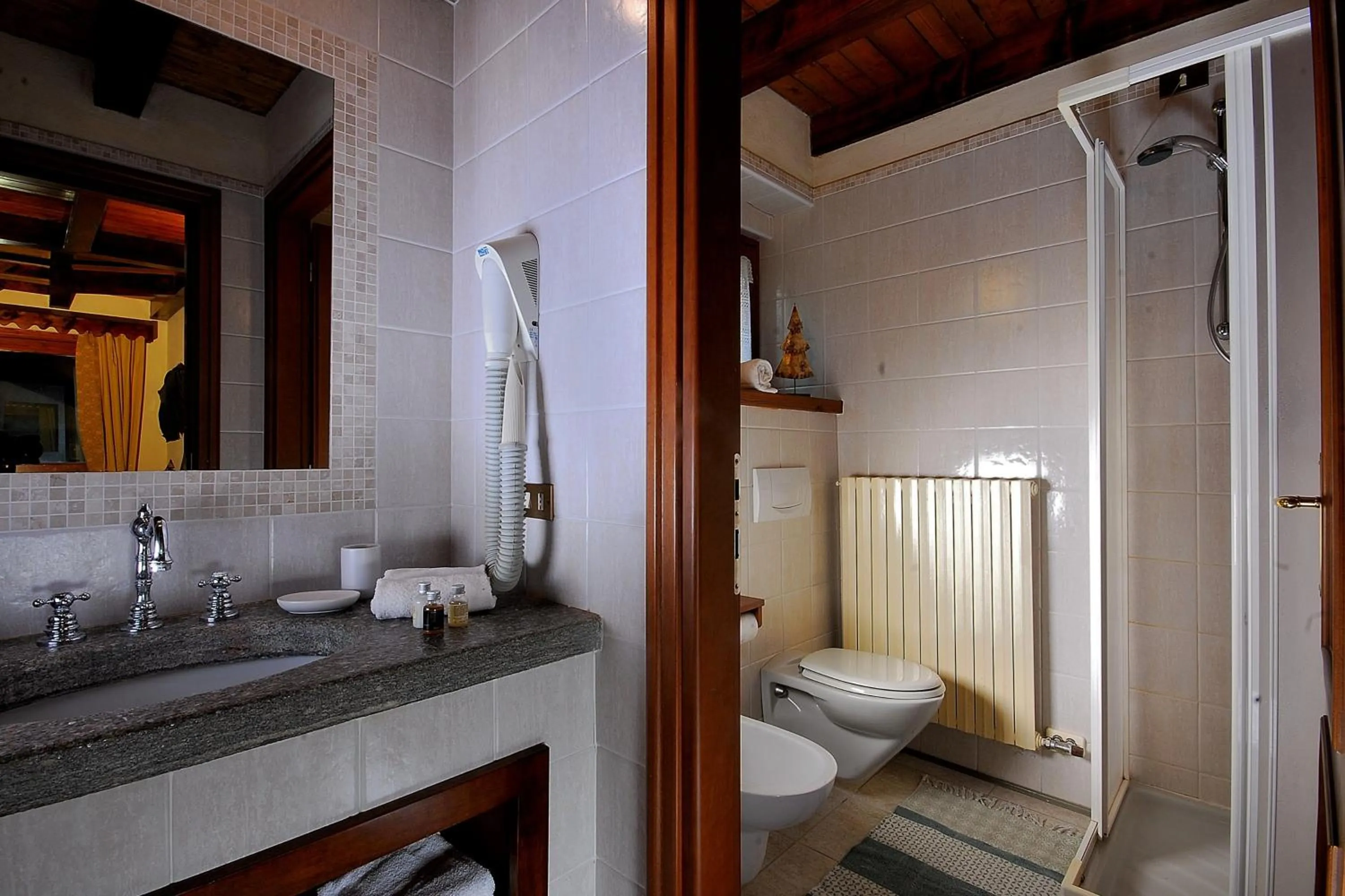 Shower in Residence Foyer D'Antan
