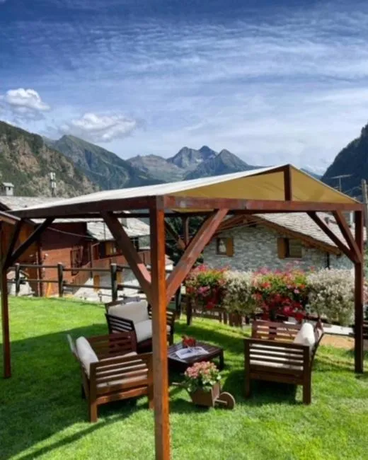 Patio in Residence Foyer D'Antan