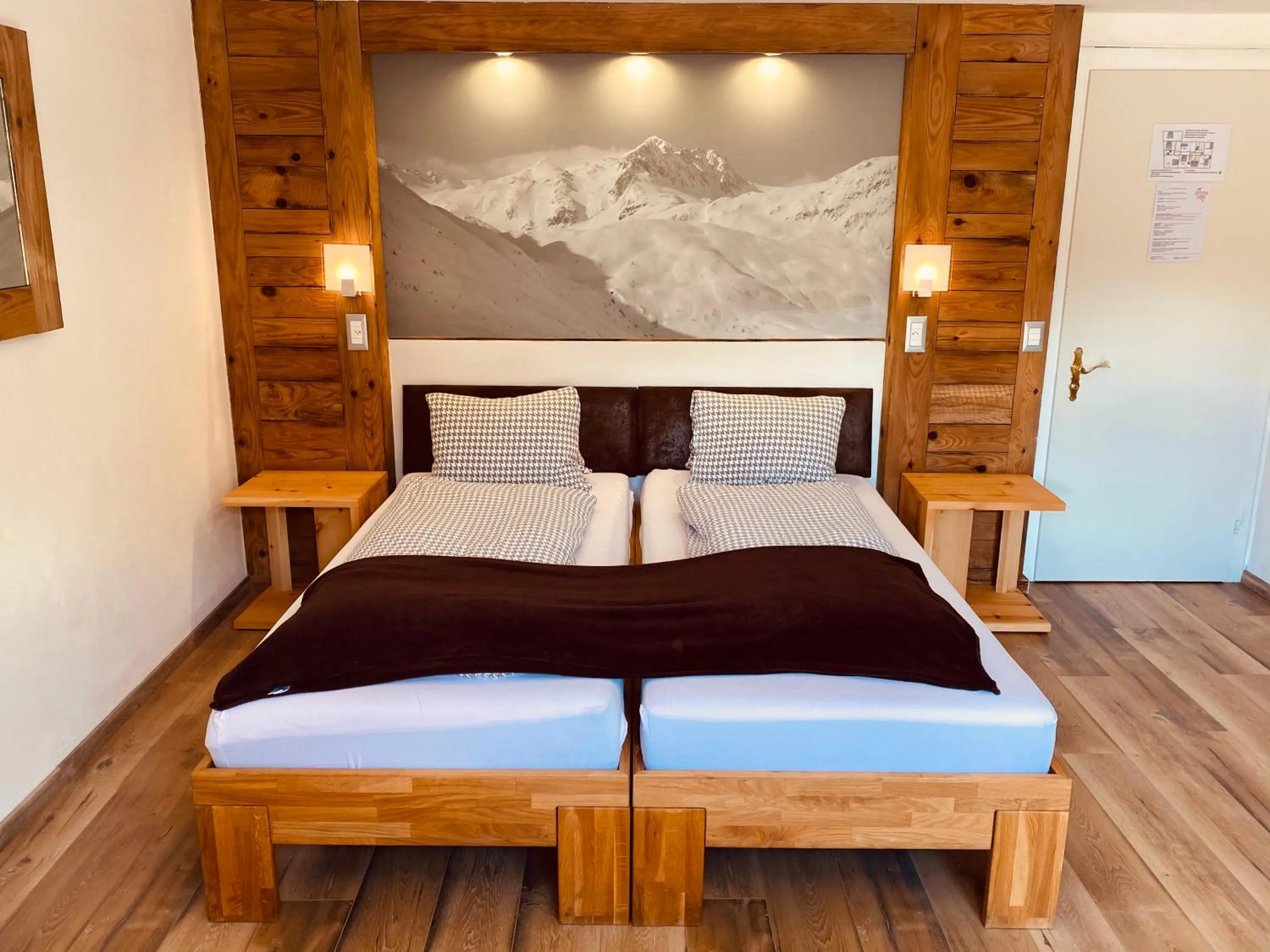 Photo of the whole room, Bed in Mountain Lodge Sedrun