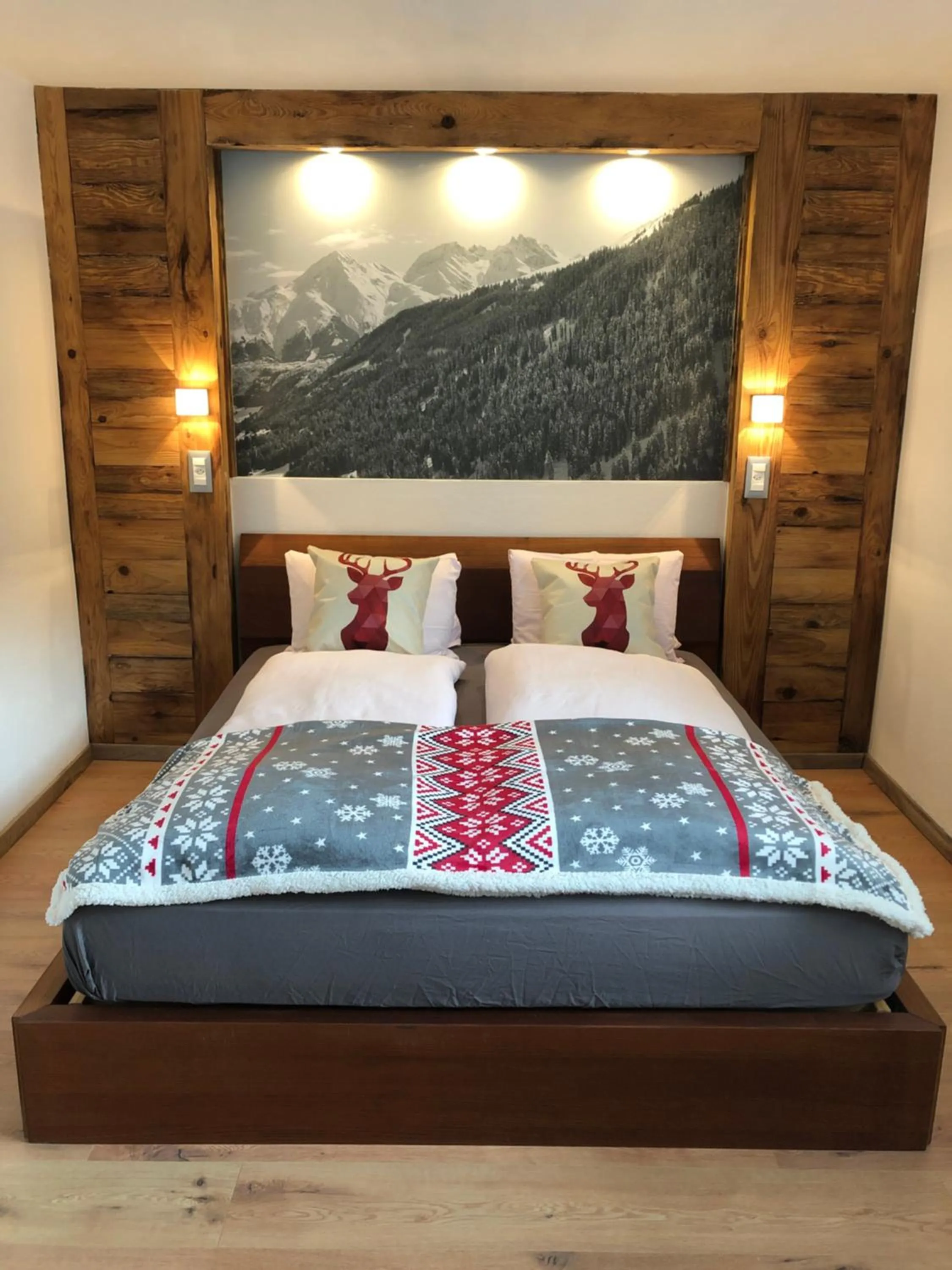 Photo of the whole room, Bed in Mountain Lodge Sedrun