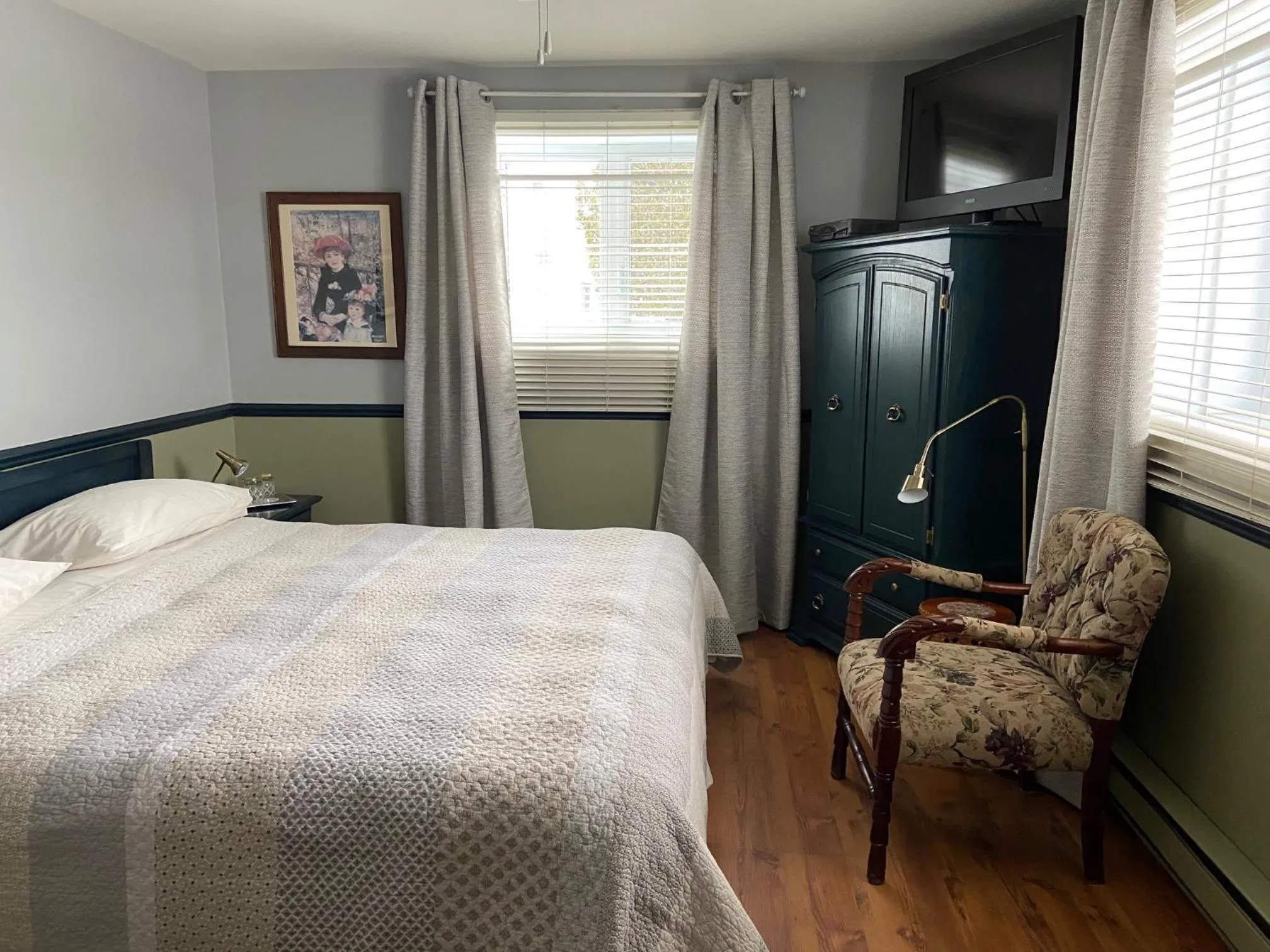 Bedroom, Bed in Gite Chute Couette Cafe