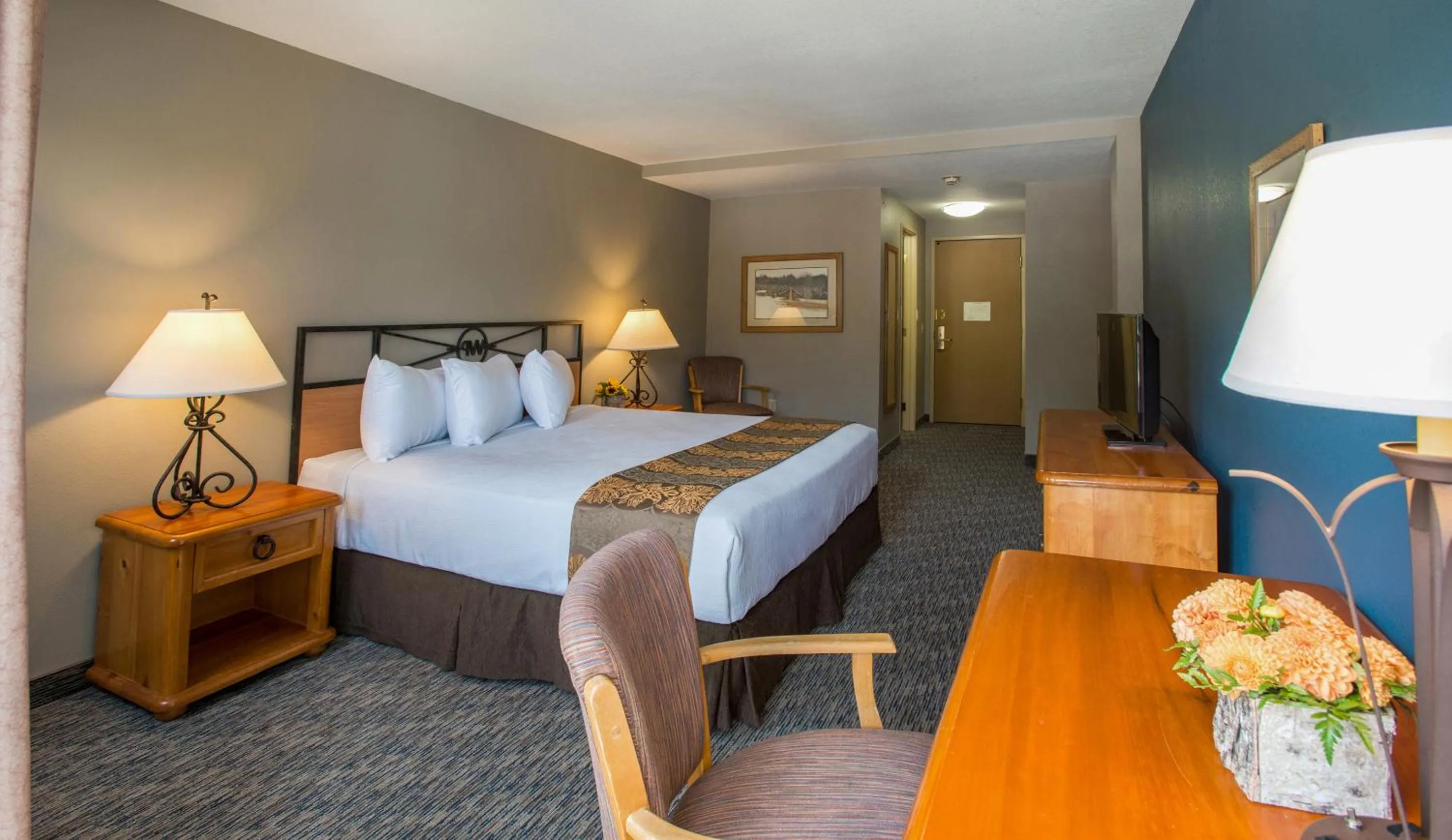 Bedroom, Bed in Winter Park Mountain Lodge