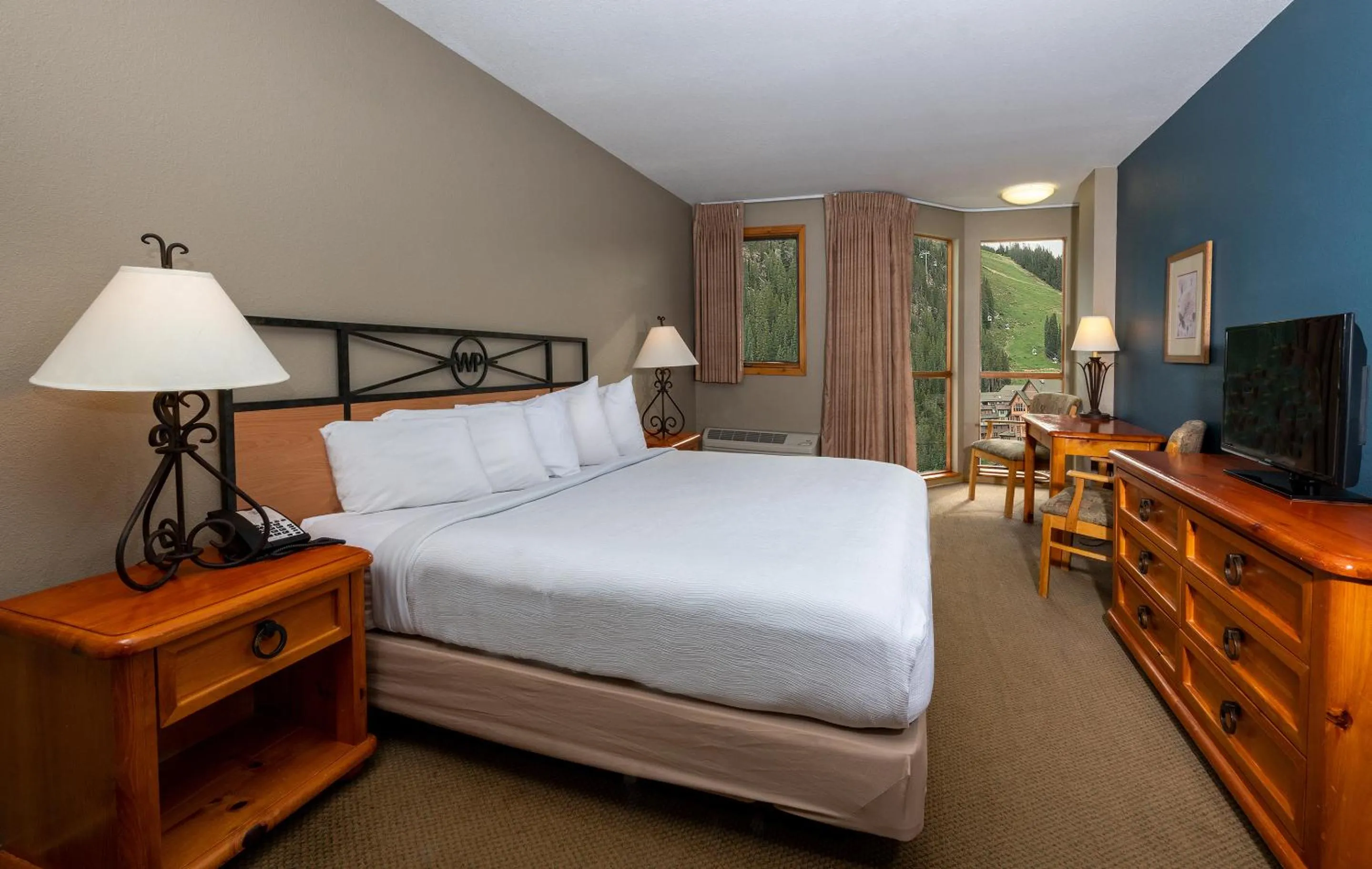 Bed in Winter Park Mountain Lodge