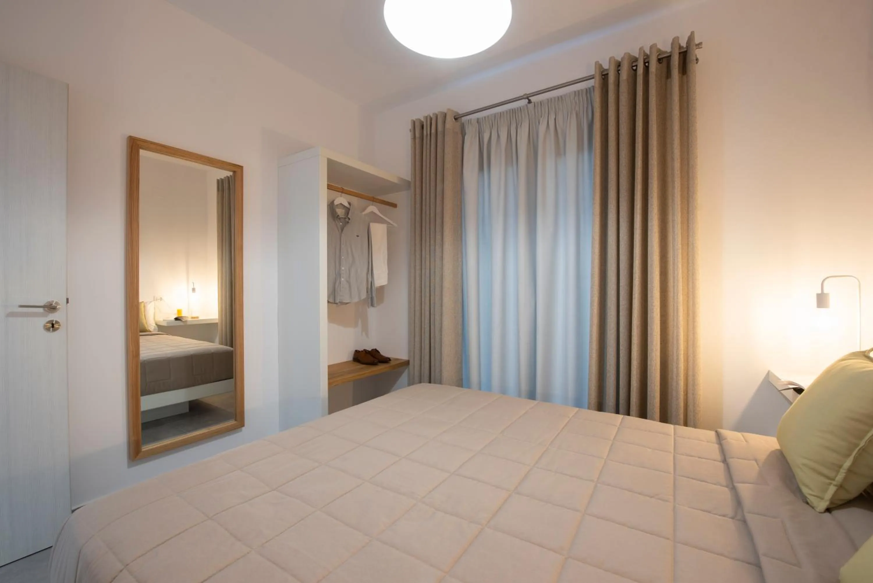 Bedroom, Bed in Valery Suites