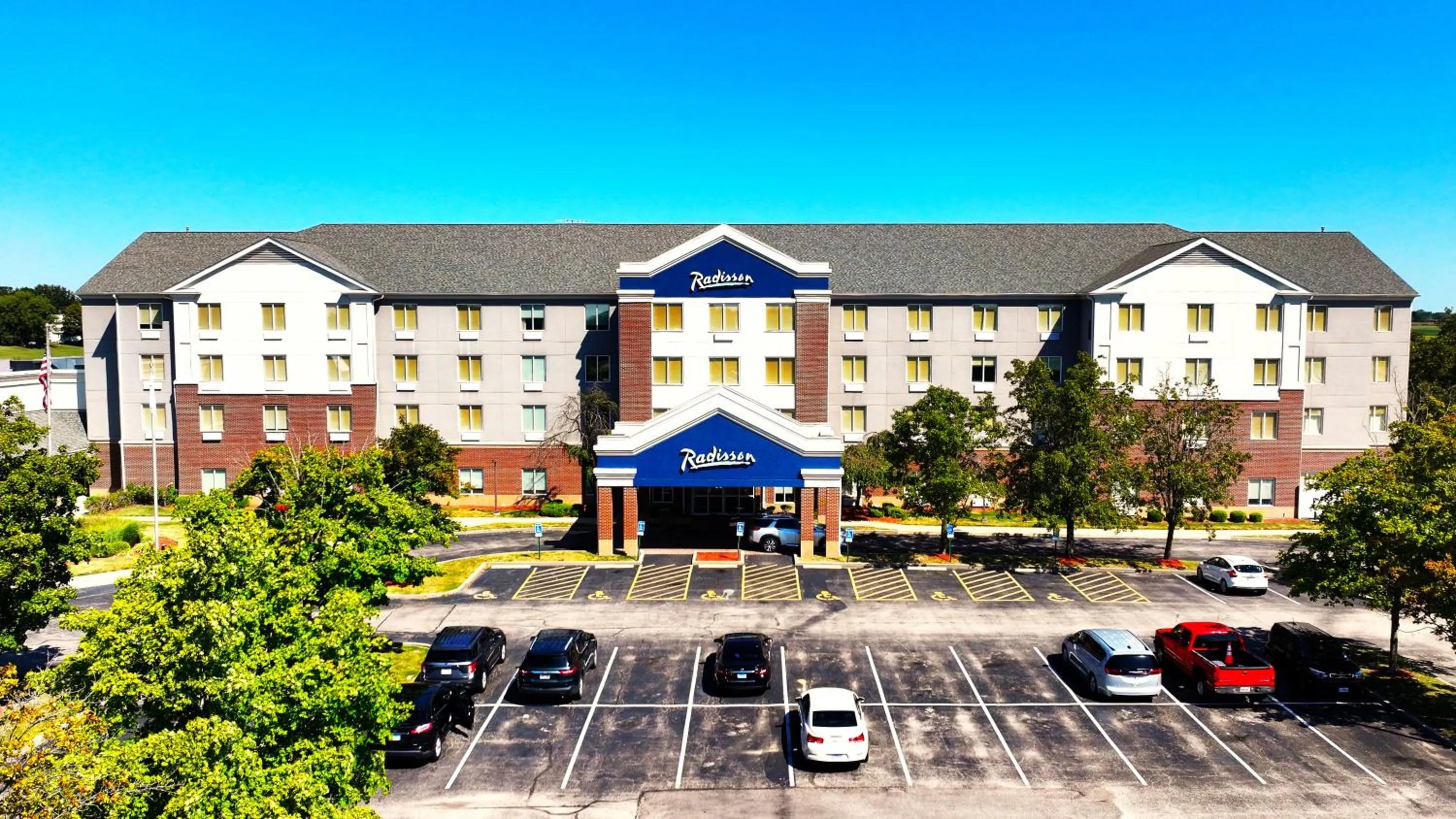 Property building in Radisson Hotel Fairview Heights - St Louis