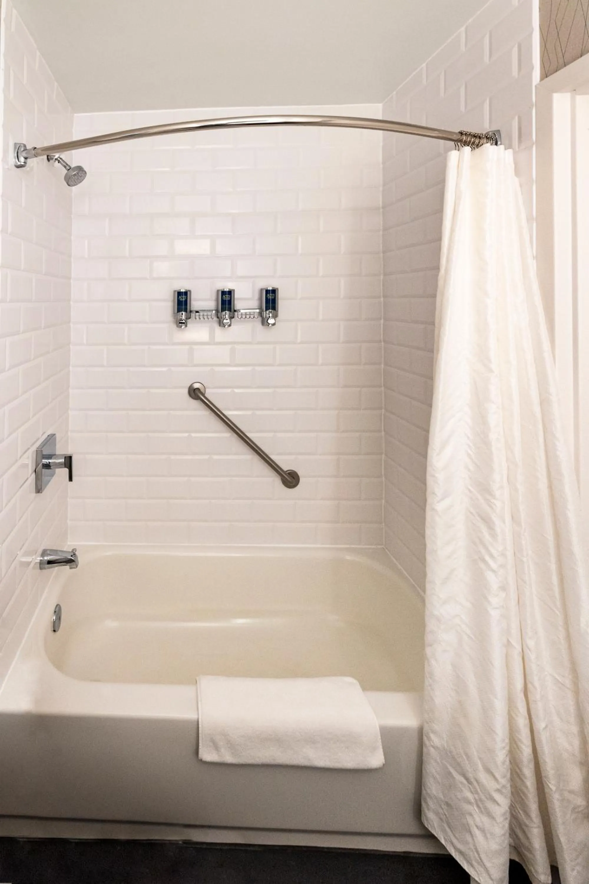 Bath in Radisson Hotel Fairview Heights - St Louis