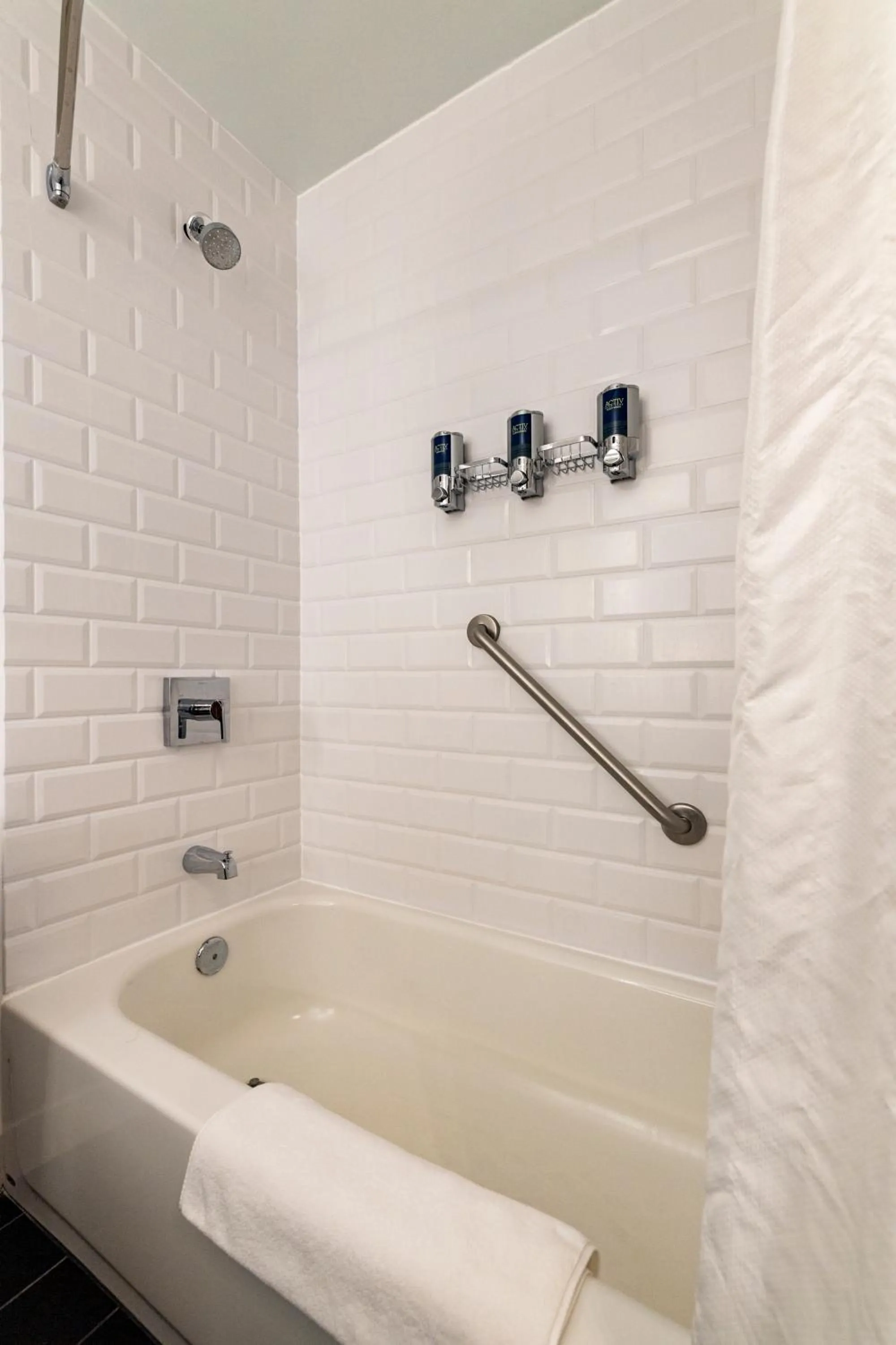 Bath in Radisson Hotel Fairview Heights - St Louis