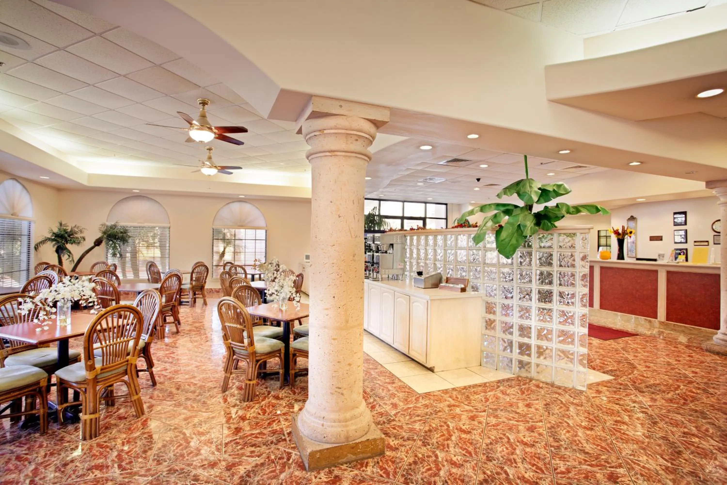 Restaurant/Places to Eat in The Inn At South Padre