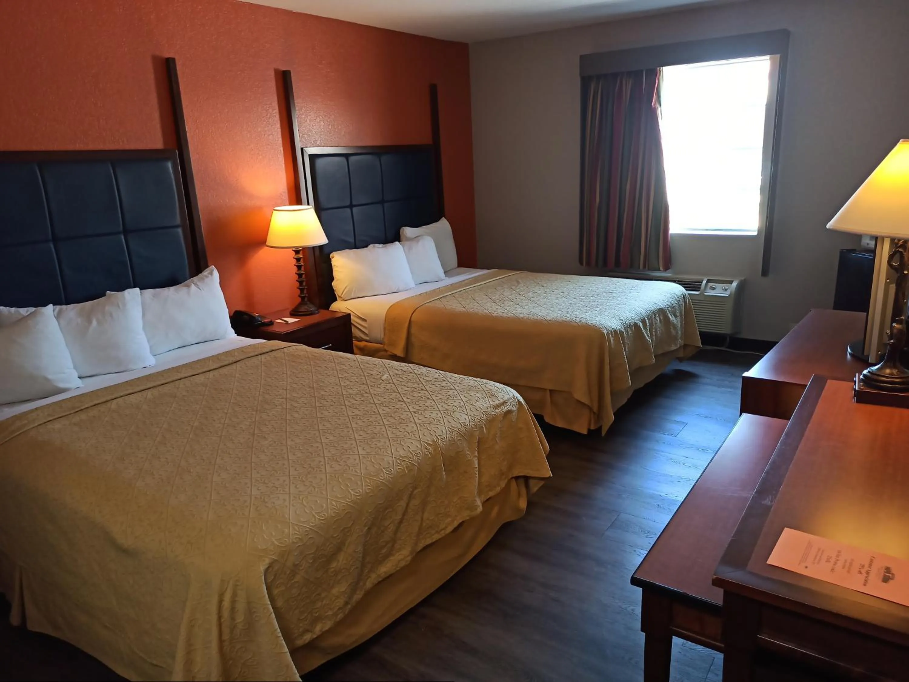 Bed in Americas Best Value Inn - Temple