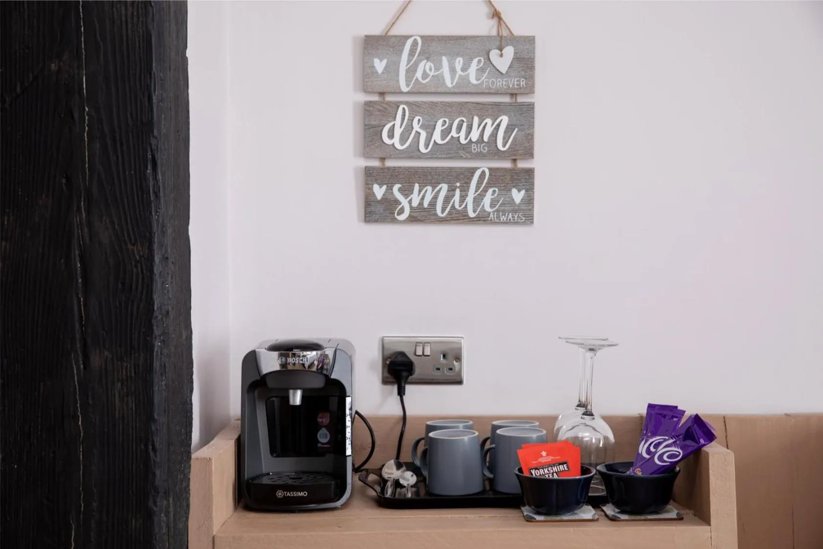 Coffee/tea facilities in The Vanguard York - Private Residence